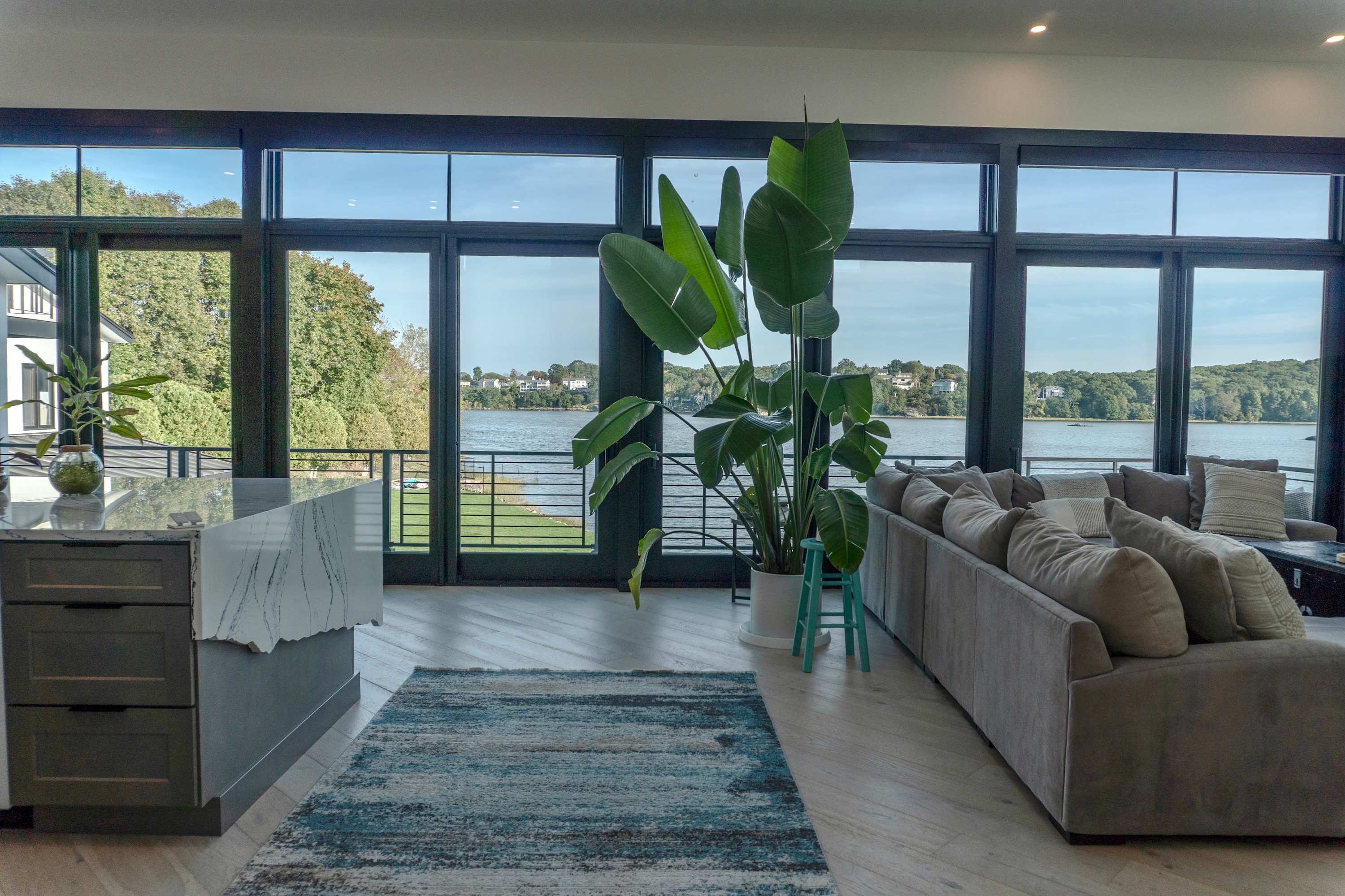 Salem Waterfront Couples Retreat - 1 mi Downtown!