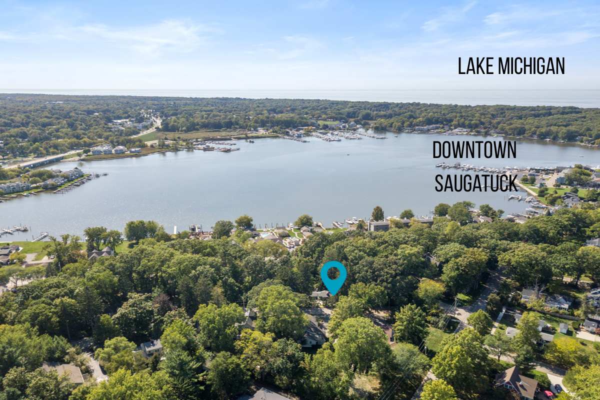 Charming Saugatuck Getaway by Lake Shops 39