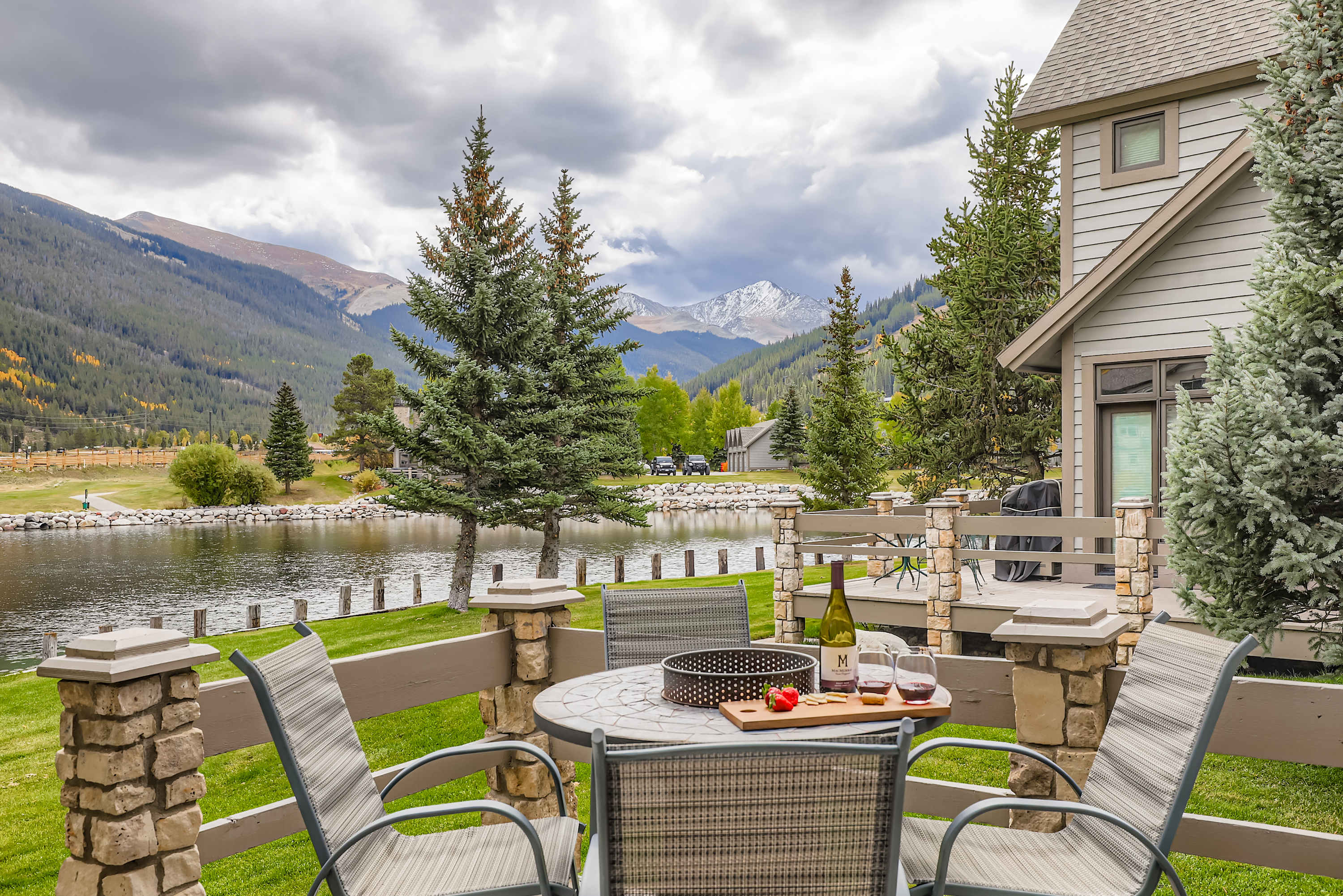 Ski/Golf Duplex-Pond Views, Base of Mtn, Close to Lifts