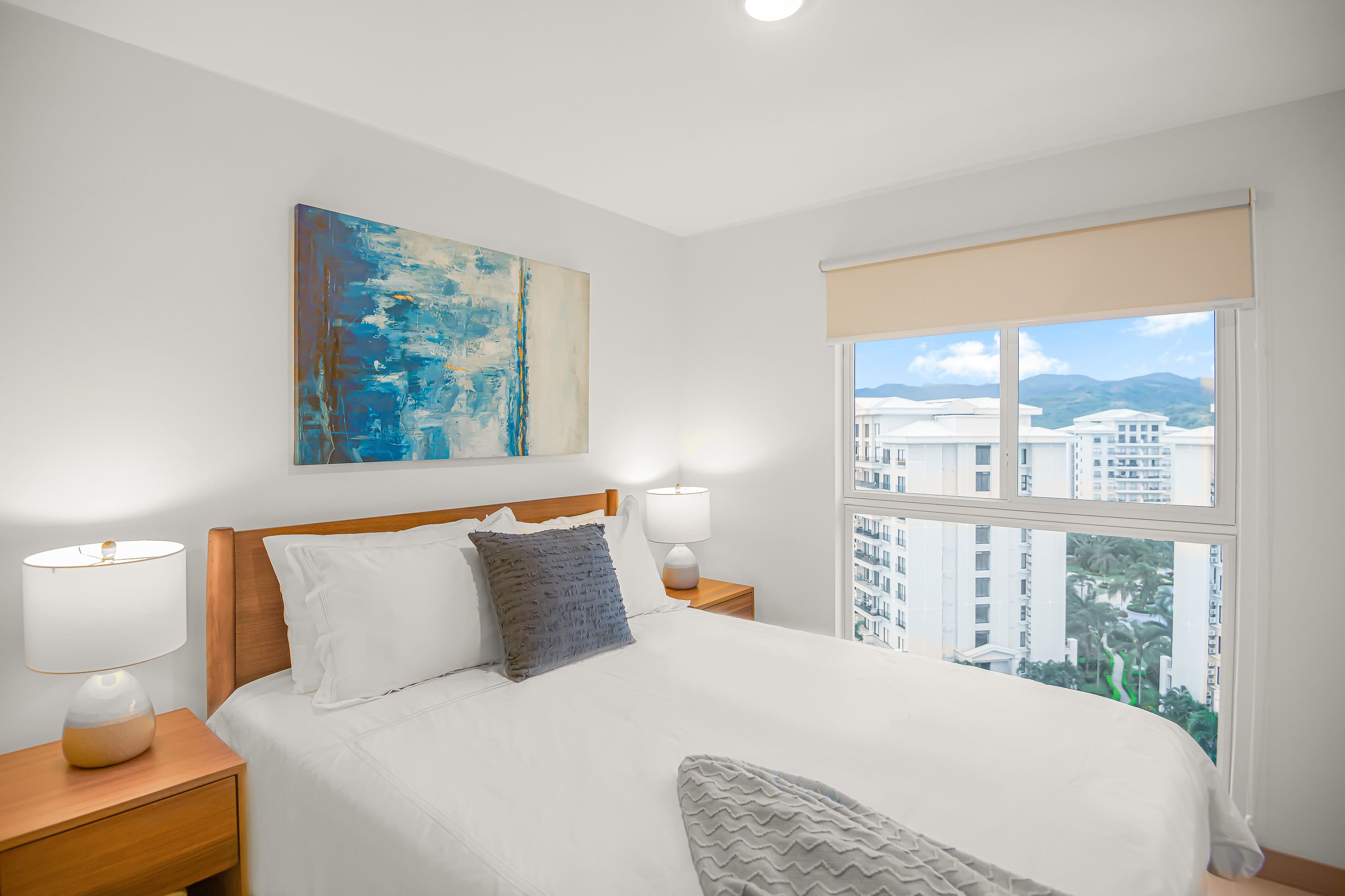 Upstay New 3BR Condo w Breathtaking Mountain views | Photo 20