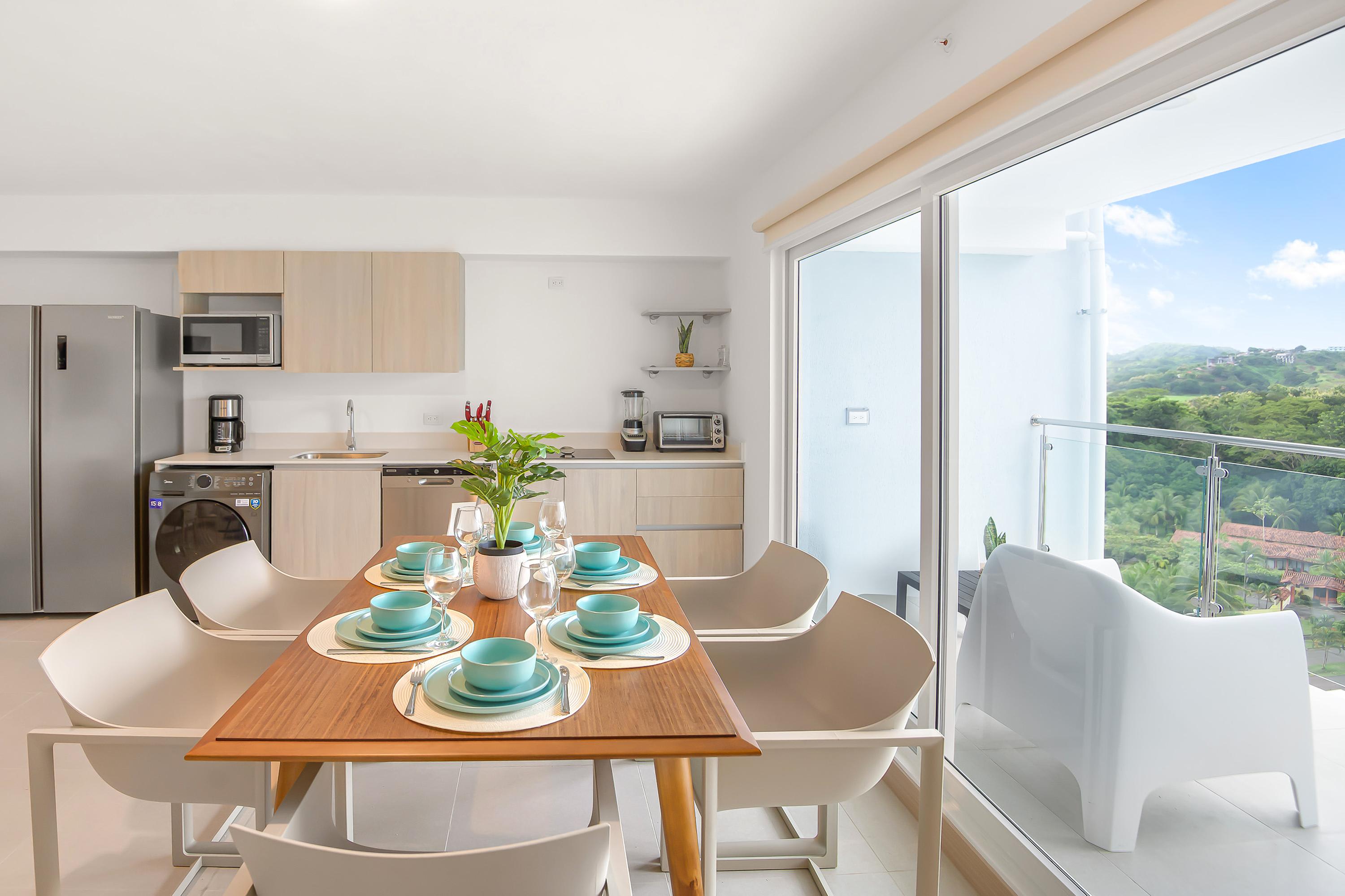 Upstay Chic Condo w Pool Patio Stunning Views 3