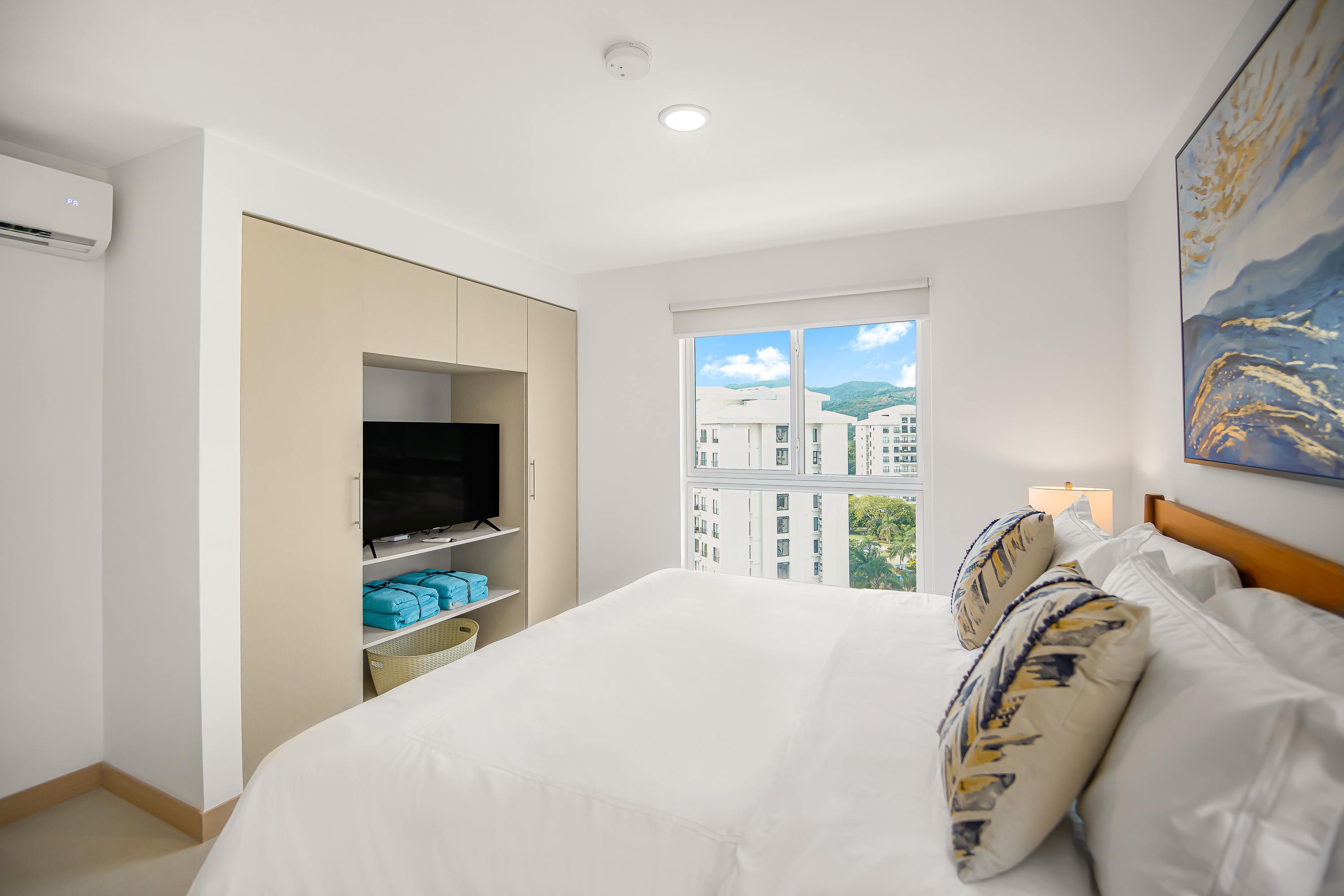 Upstay Chic Condo w Pool Patio Stunning Views | Photo 13