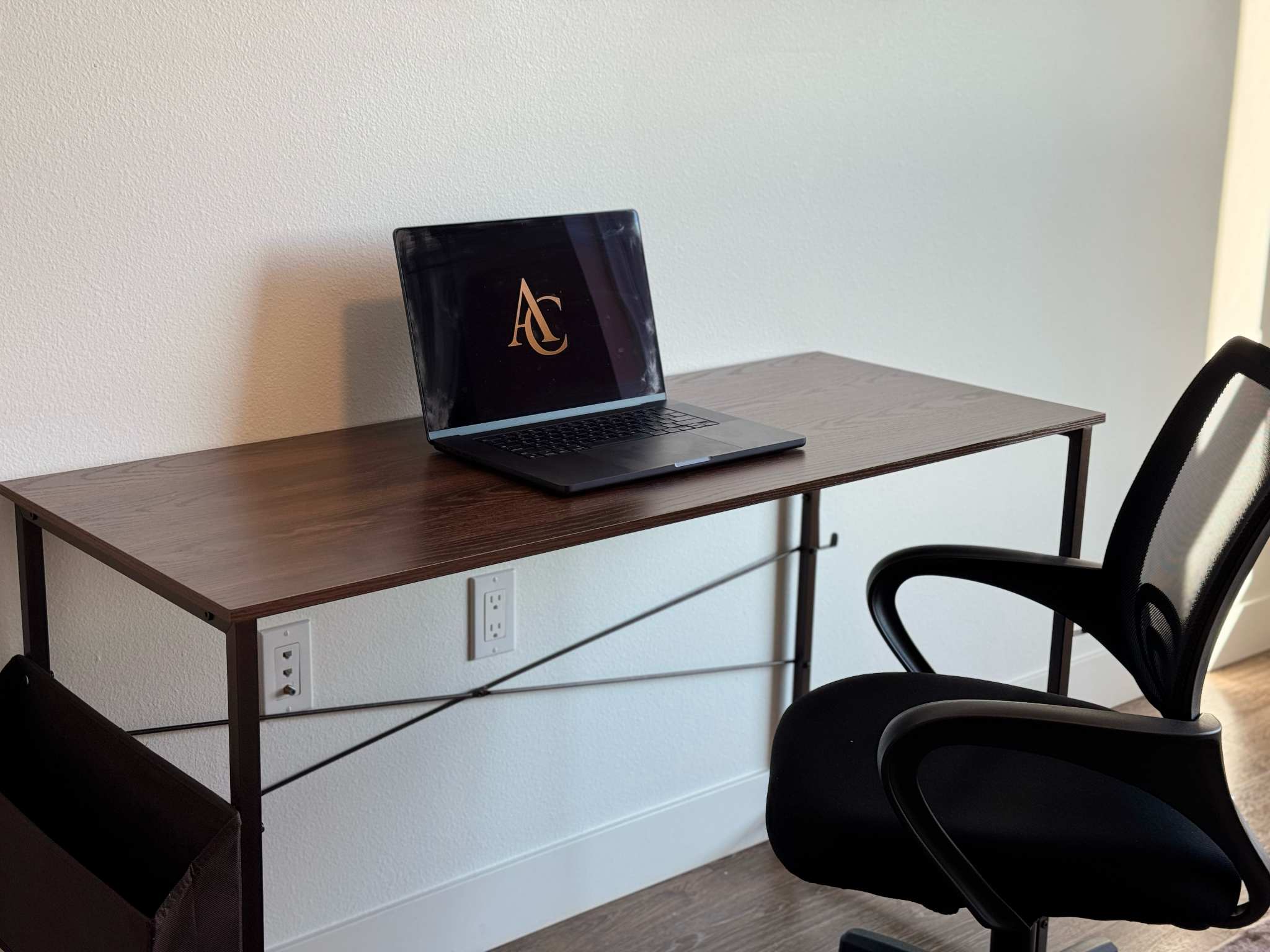 Stylish Apartment Near Disneyland w/ Pool & Gym