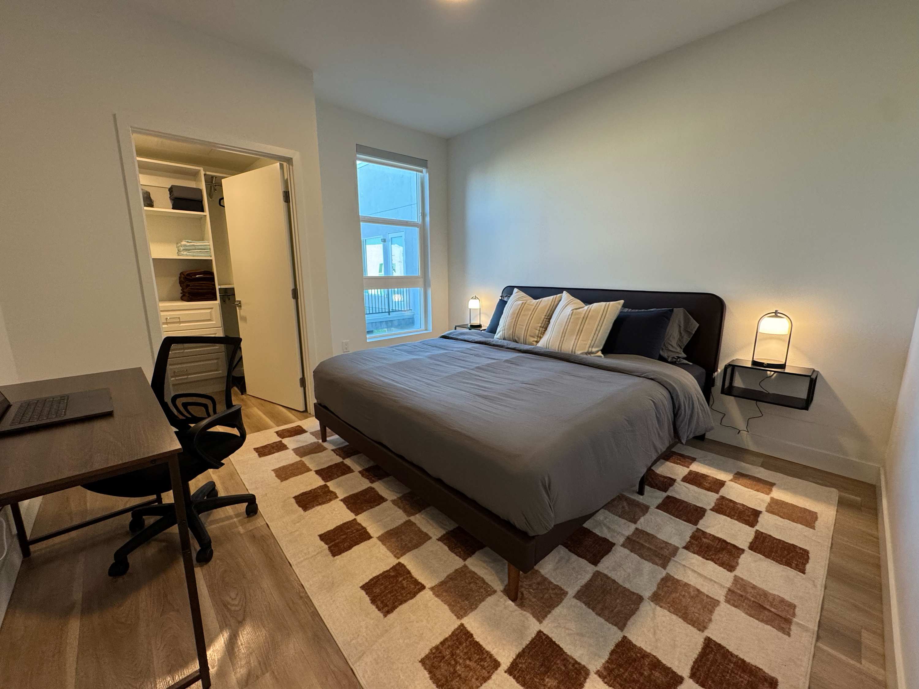 Premium Apt 10 Min to Disneyland | Pool & Gym