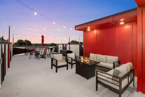 Luxe Home | Rooftop Views | Game Room | Mins to DT