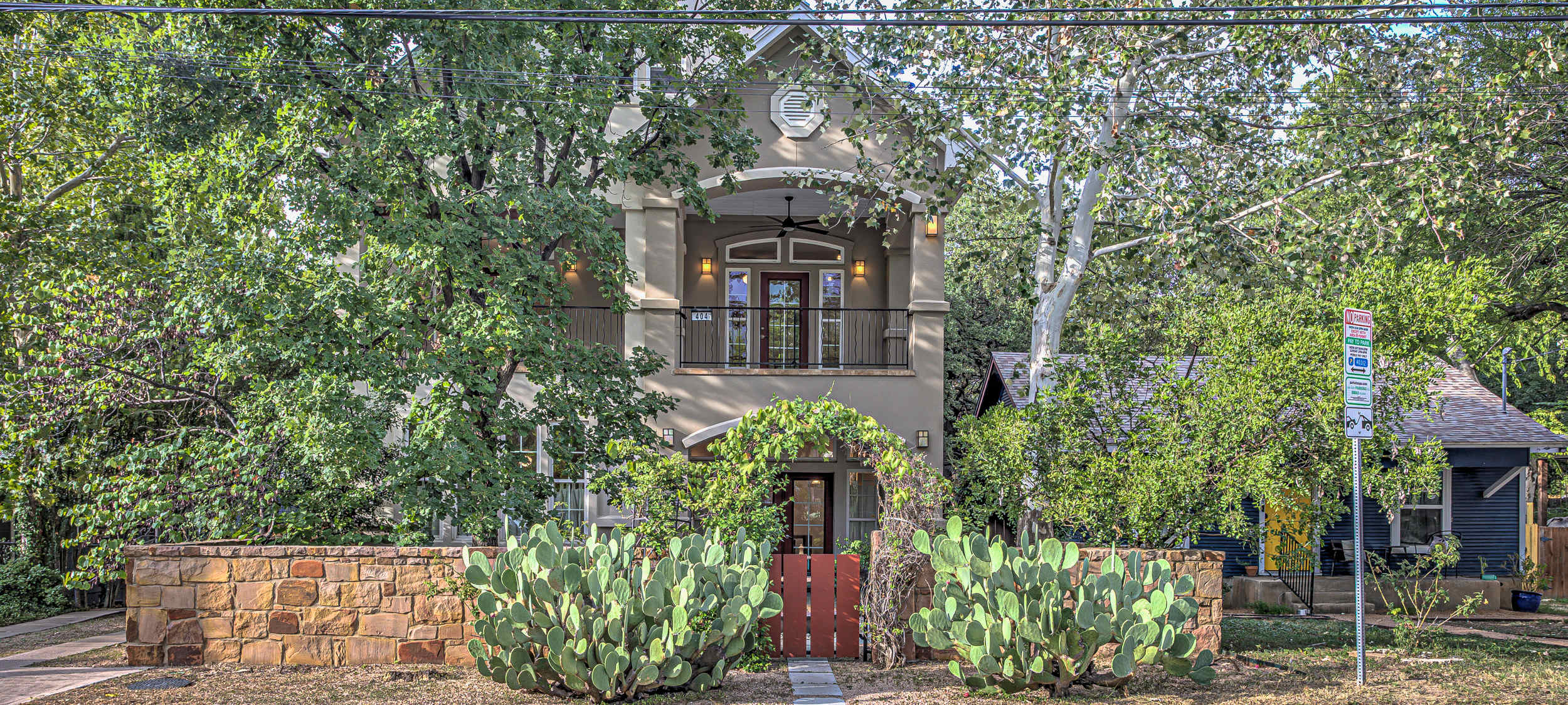 Welcome to South 1st Duo