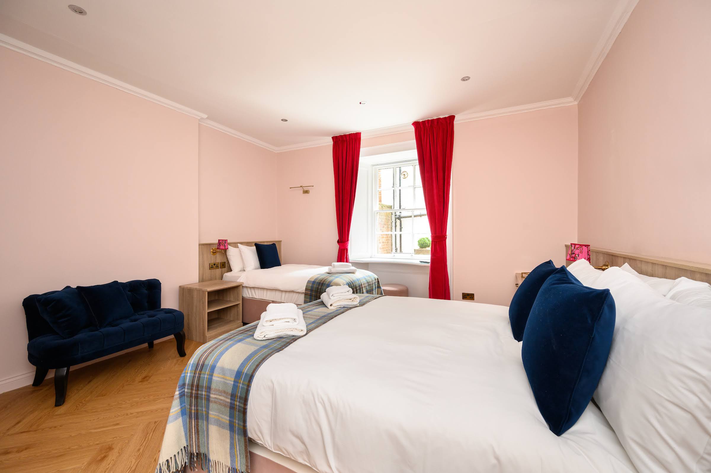 Deluxe Family Room (Room 3 - Lower Ground Floor) — Edinburgh, Scotland — vacation rental