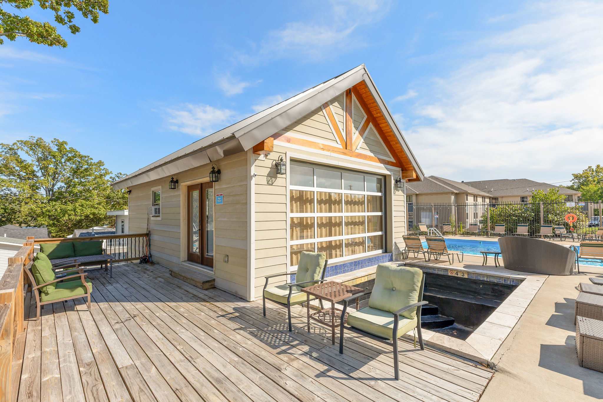 Lighthouse Lodge Pool House - Lakefront studio on the pool deck! — Kimberling City, MO — vacation rental