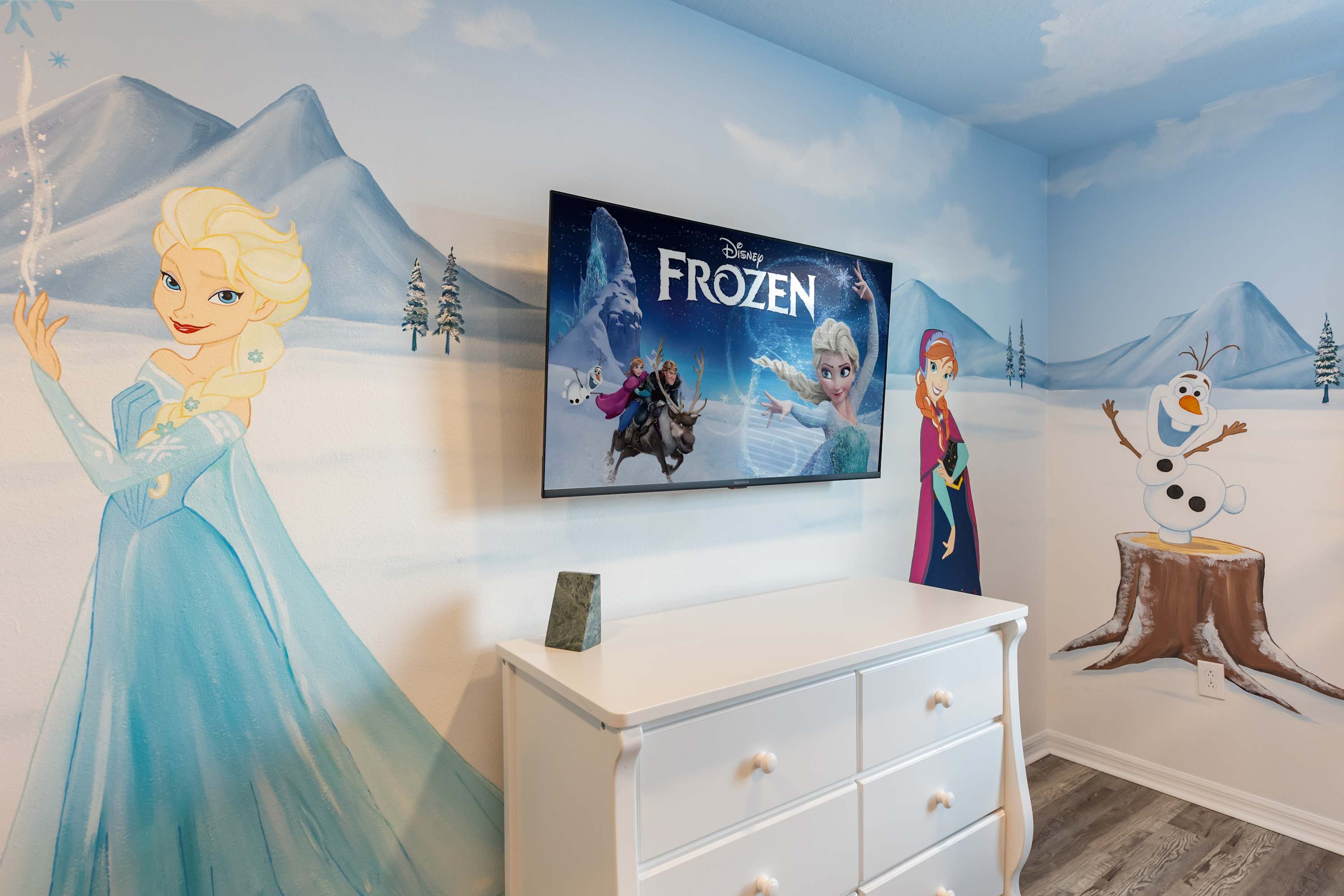 Bedroom 5 – Fun-filled frozen themed bunk room with two twin bunk beds— perfect for kids or groups.