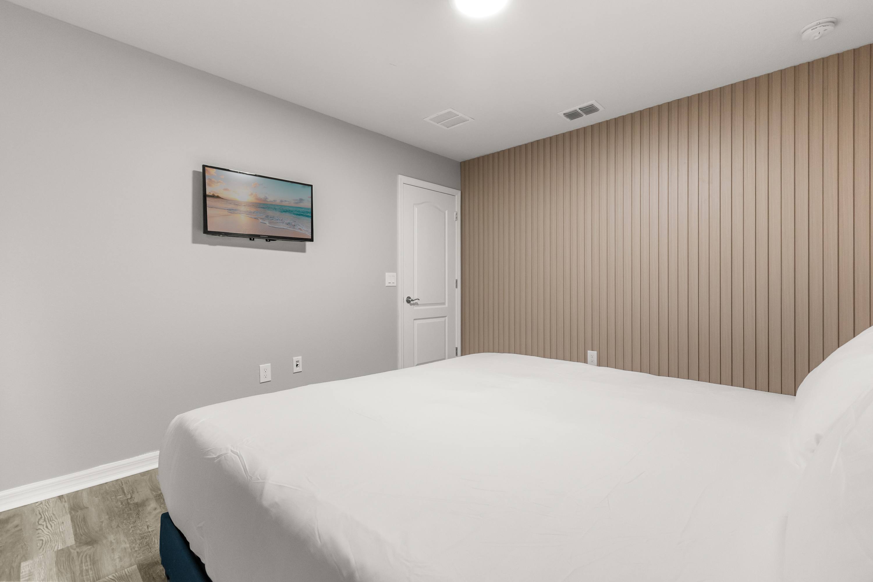 Bedroom 4 – King bedroom with soft linens and natural light