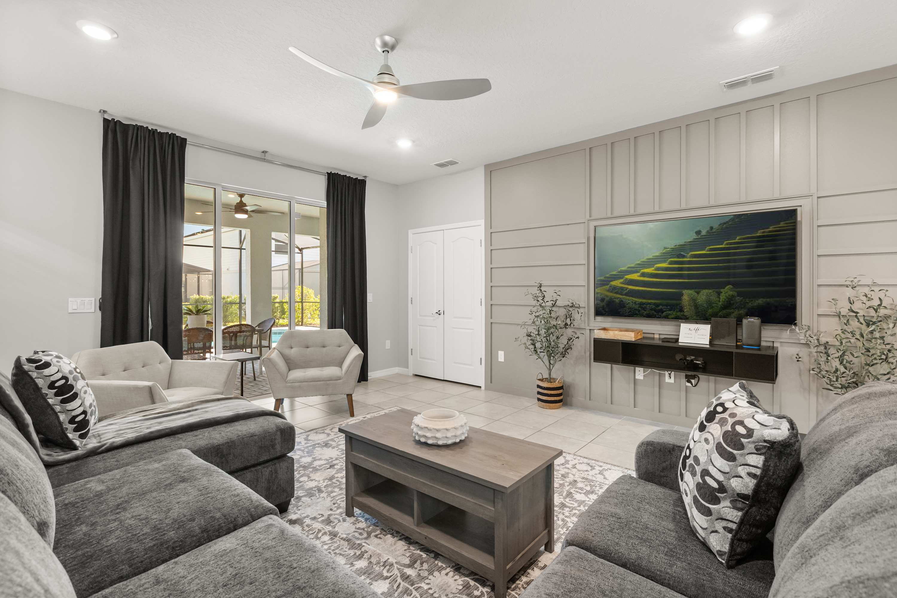 Family Fun Villa w Pool Hot Tub Game Room