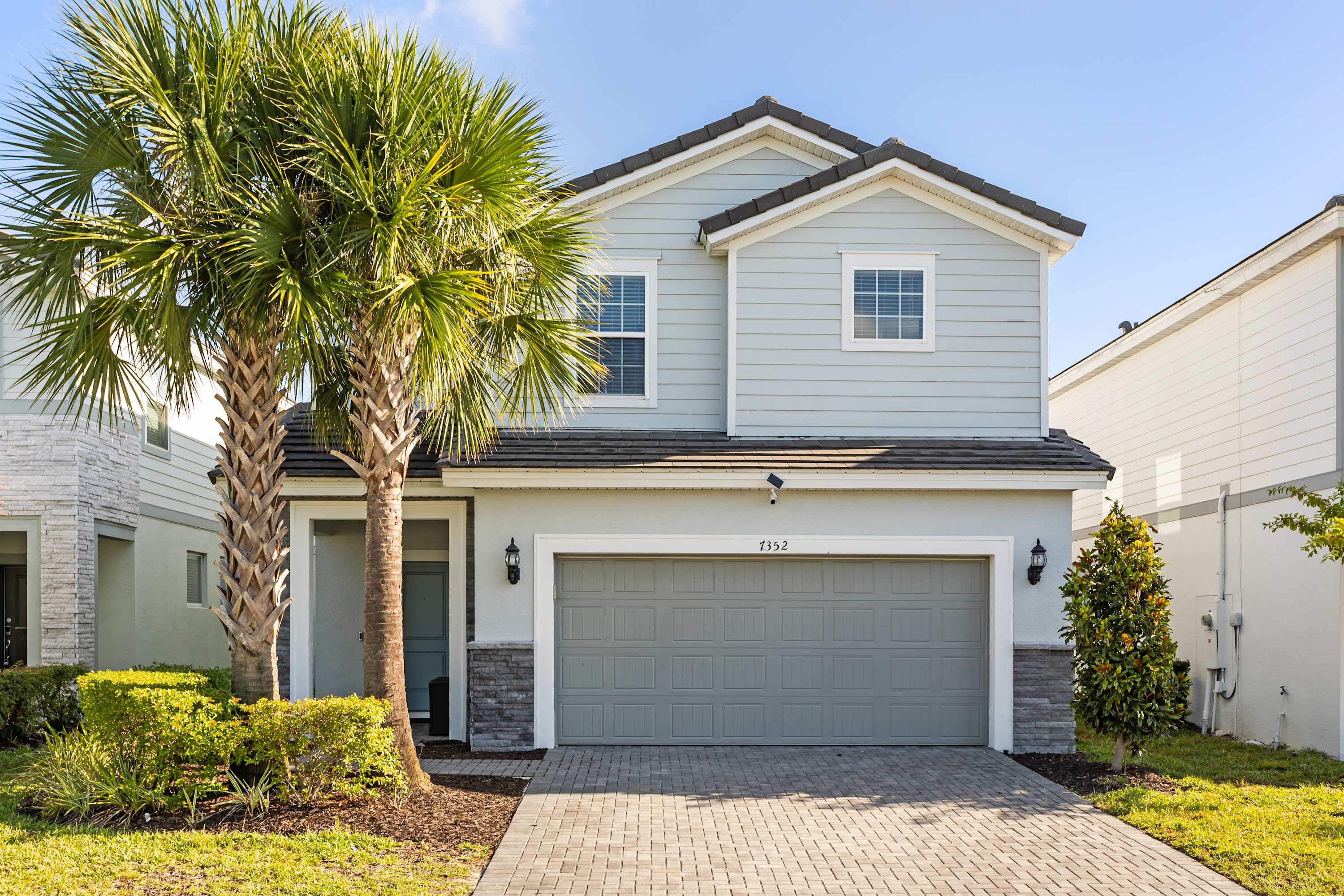 6 Bedroom home exterior