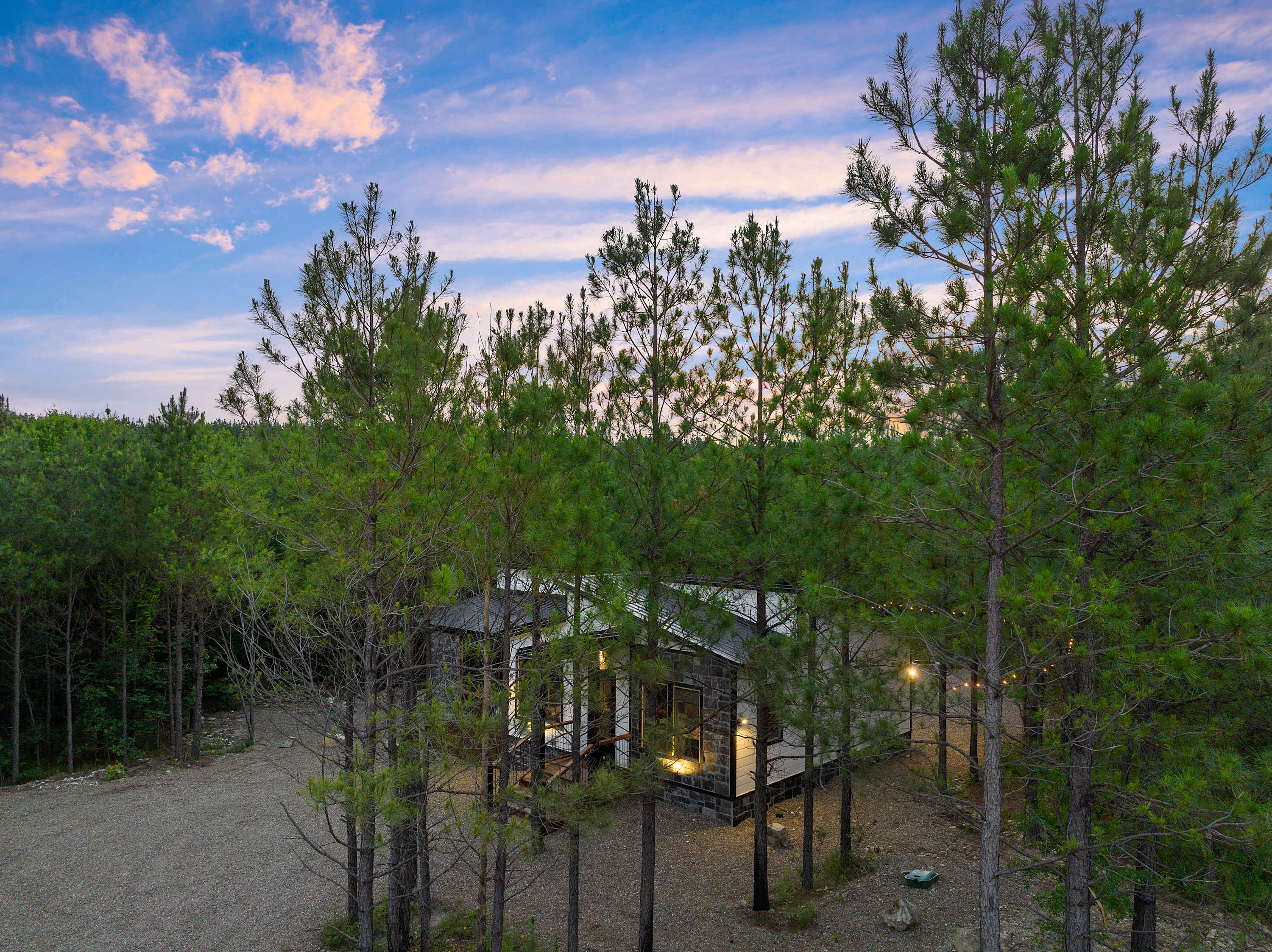 New! At Ease Romantic Honeymoon Cabin Hot Tub