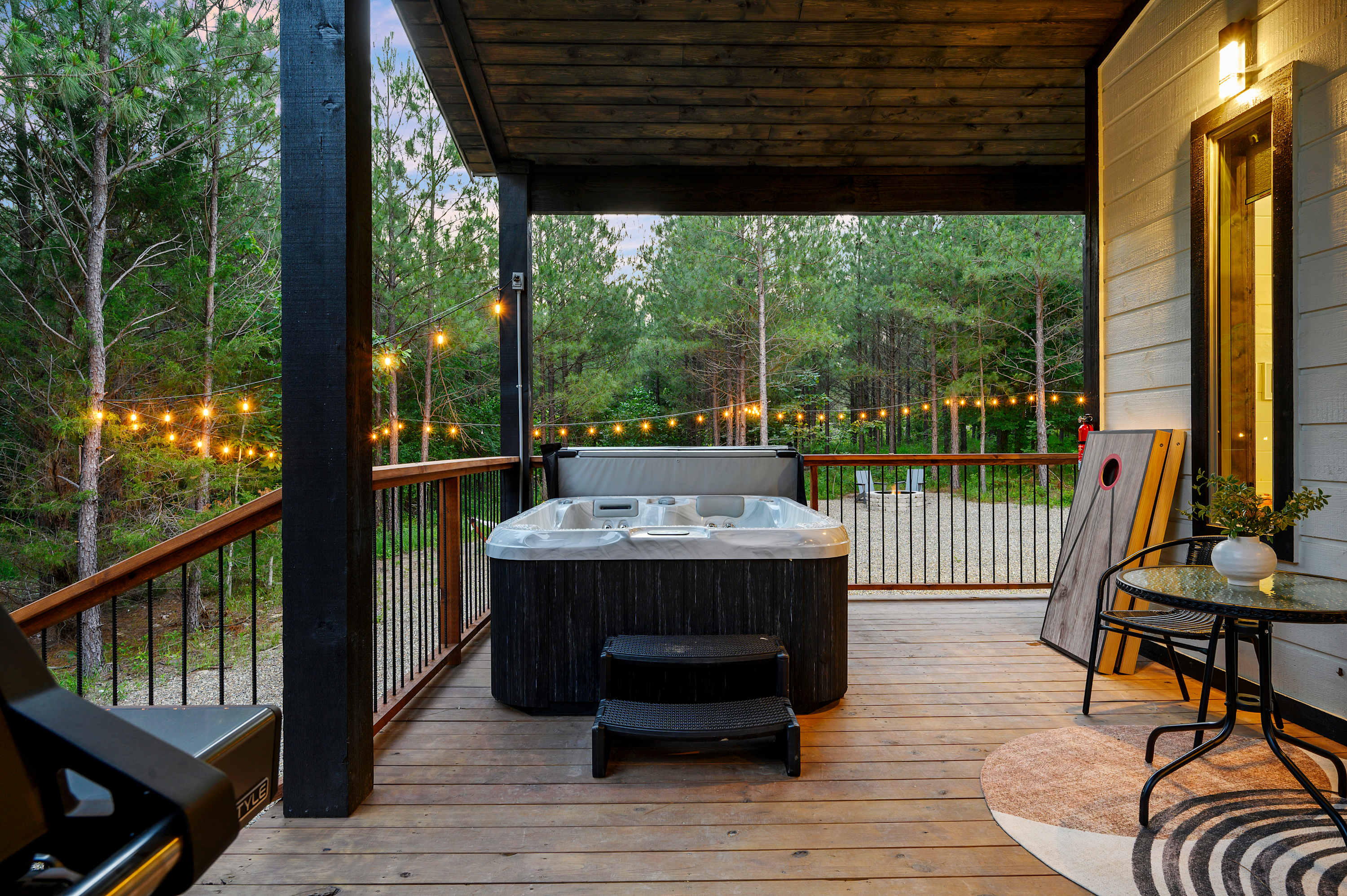 New! At Ease Romantic Honeymoon Cabin Hot Tub