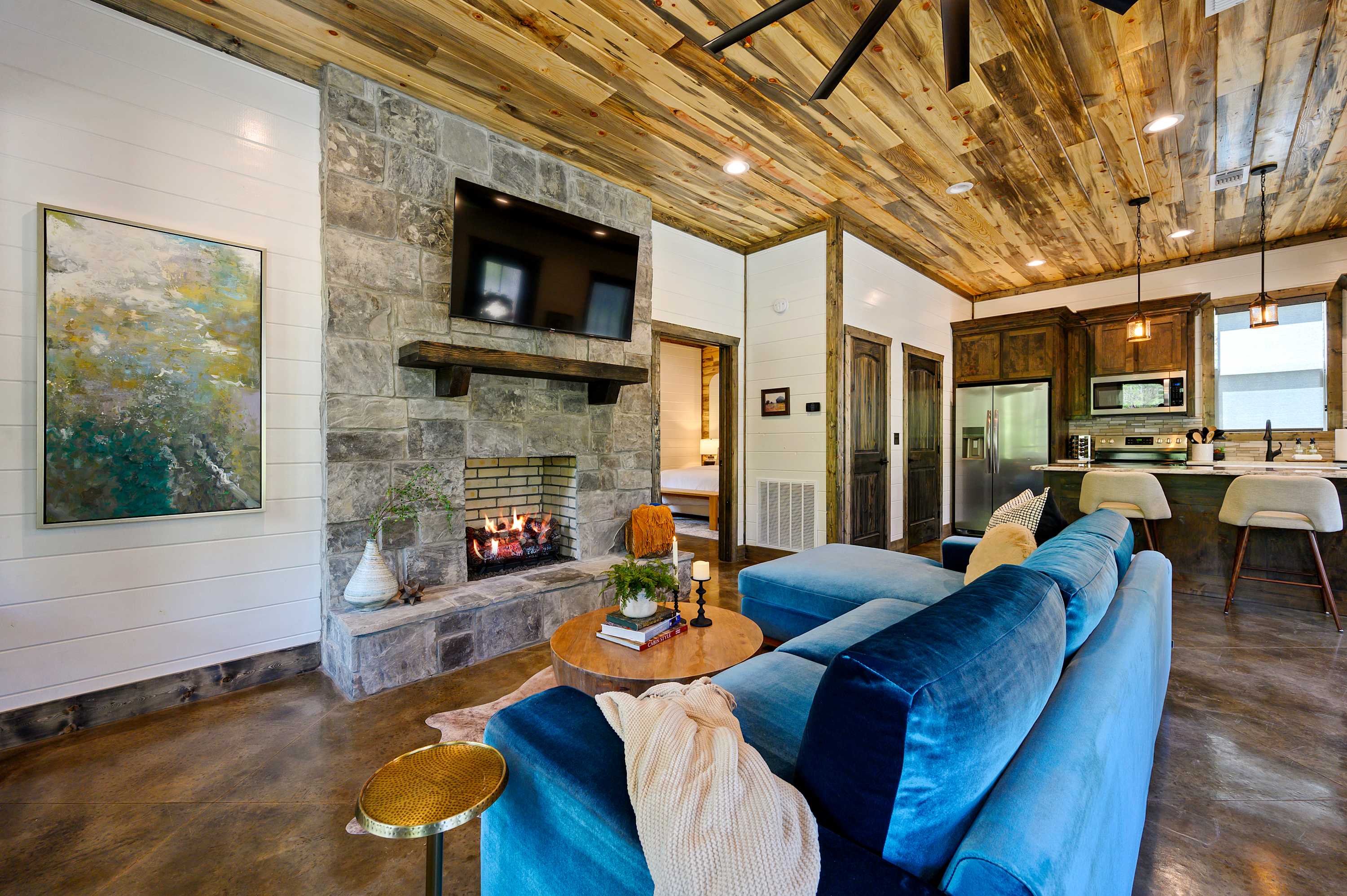 New! At Ease Romantic Honeymoon Cabin Hot Tub