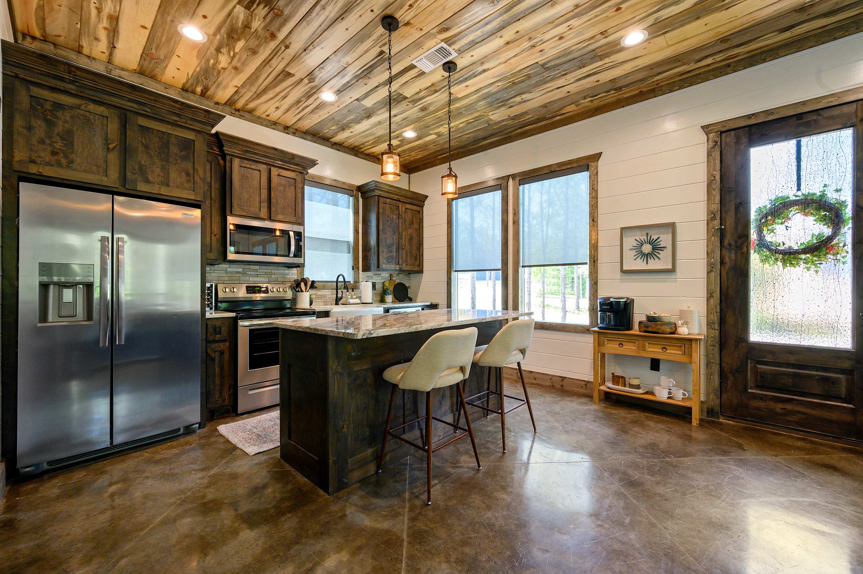 New! At Ease Romantic Honeymoon Cabin Hot Tub