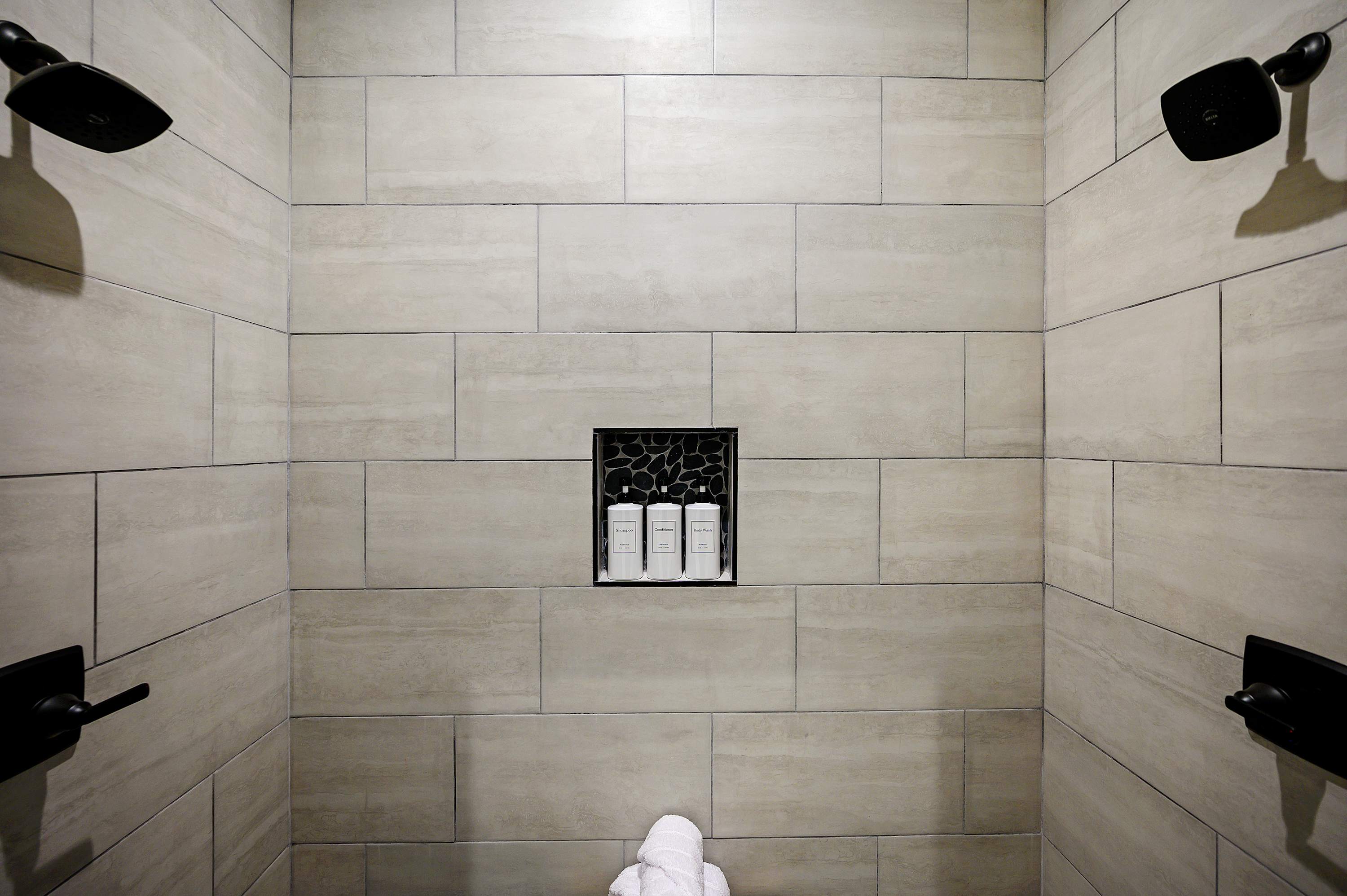 New! At Ease Romantic Honeymoon Cabin Hot Tub