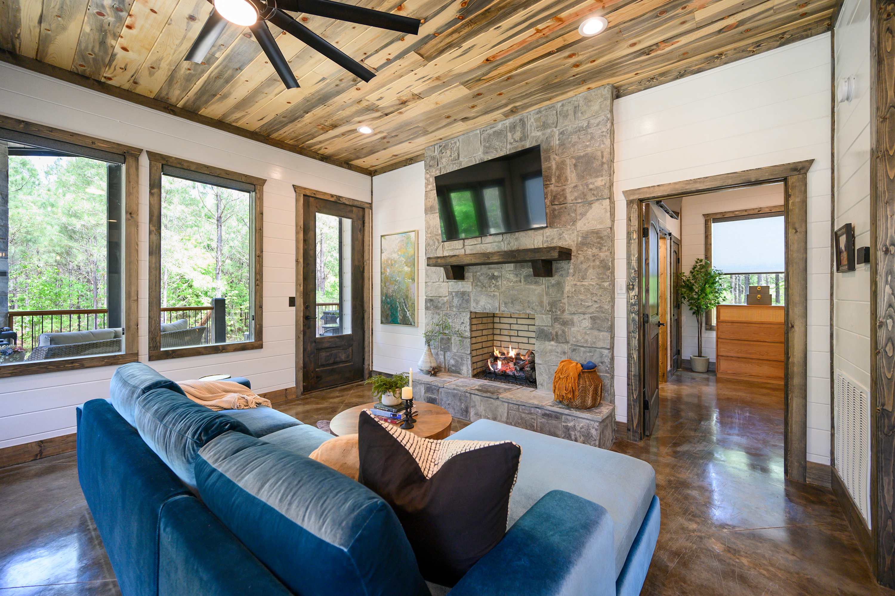 New! At Ease Romantic Honeymoon Cabin Hot Tub