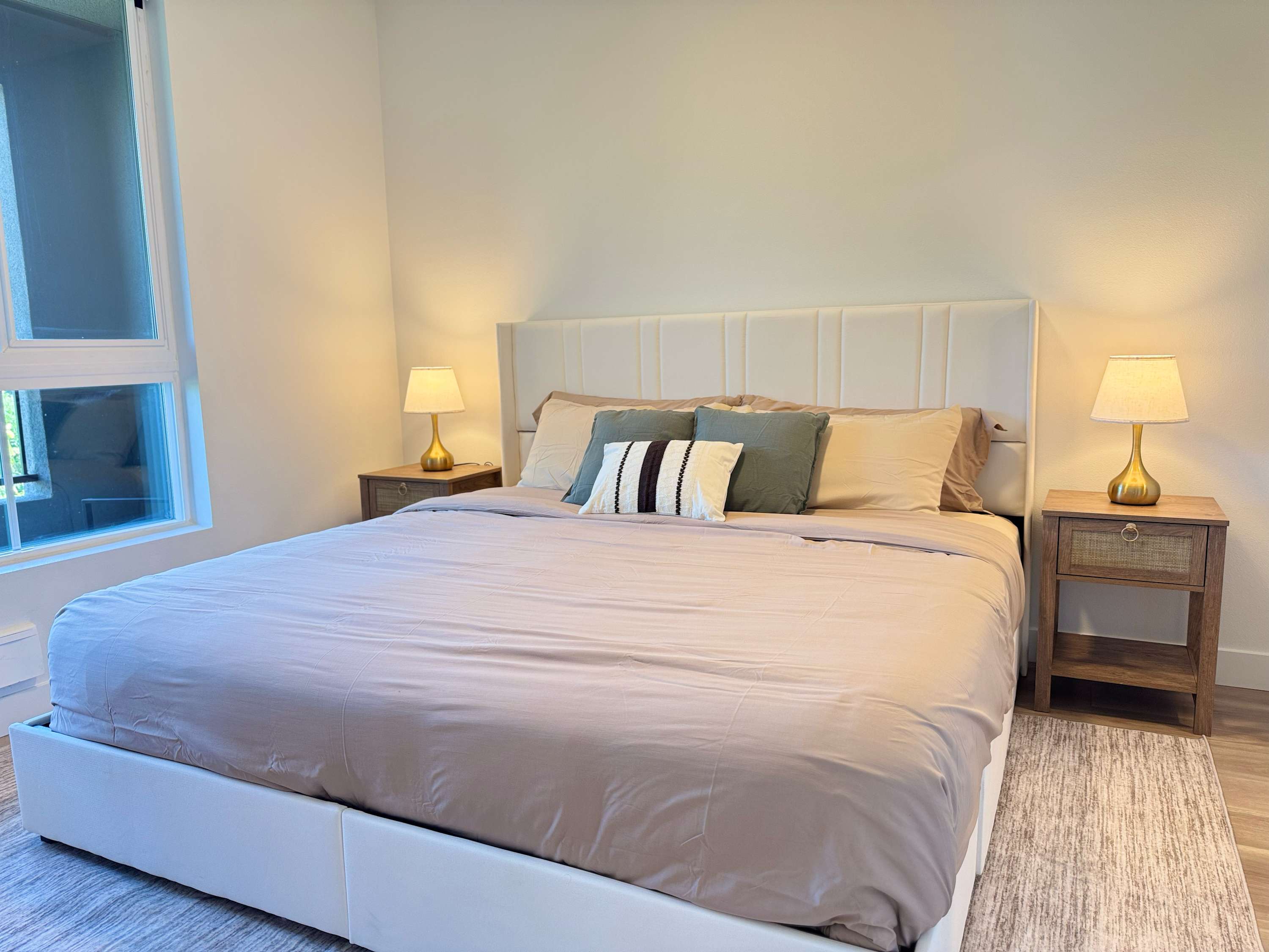 Modern Apartment w/ Pool, Gym & Near Disneyland