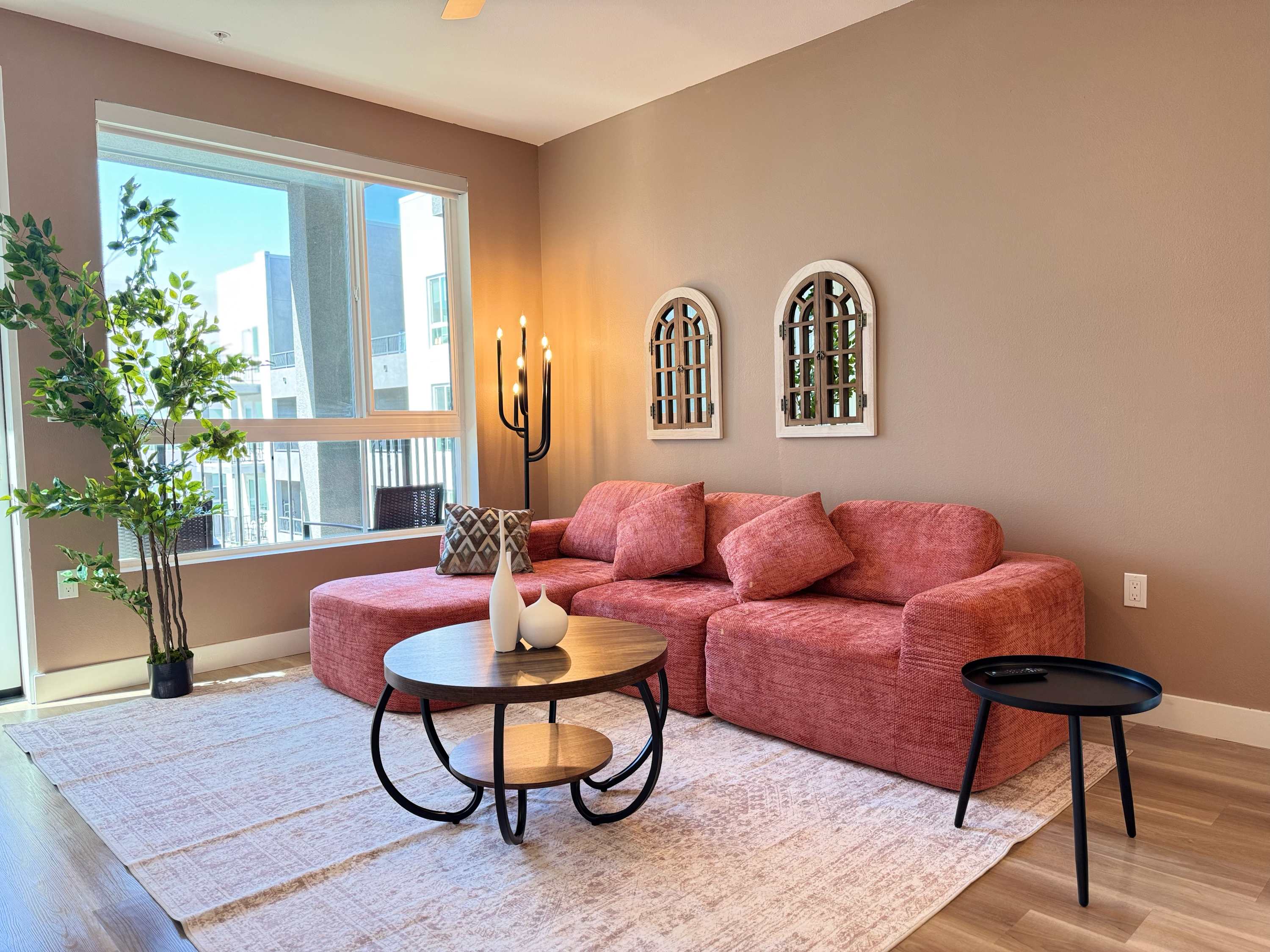 Stylish Apartment Near Disneyland w/ Pool & Gym