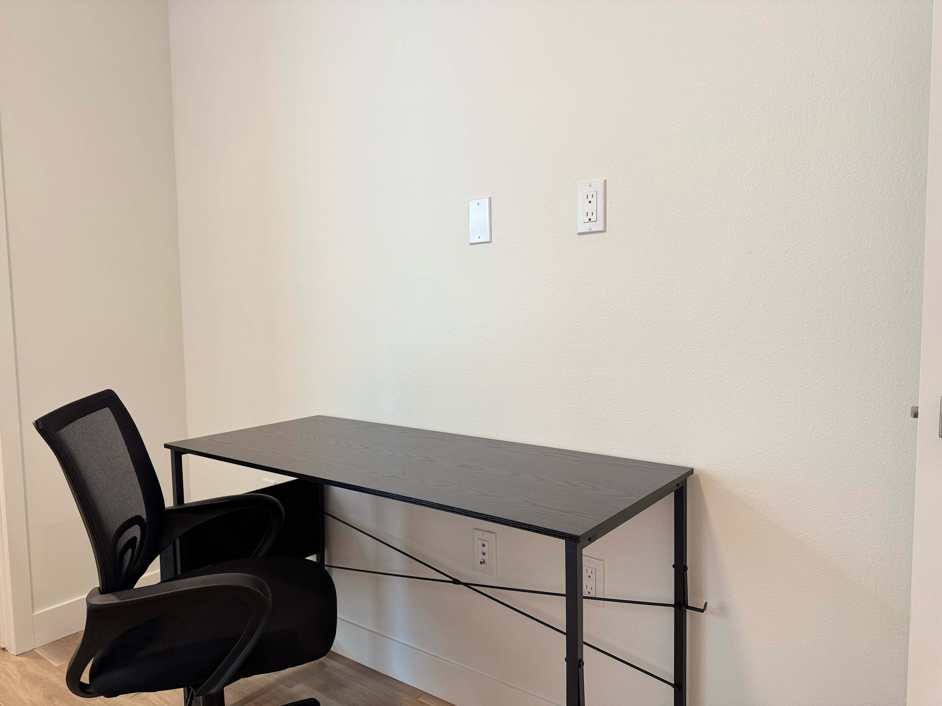 Stylish Apartment Near Disneyland w/ Pool & Gym