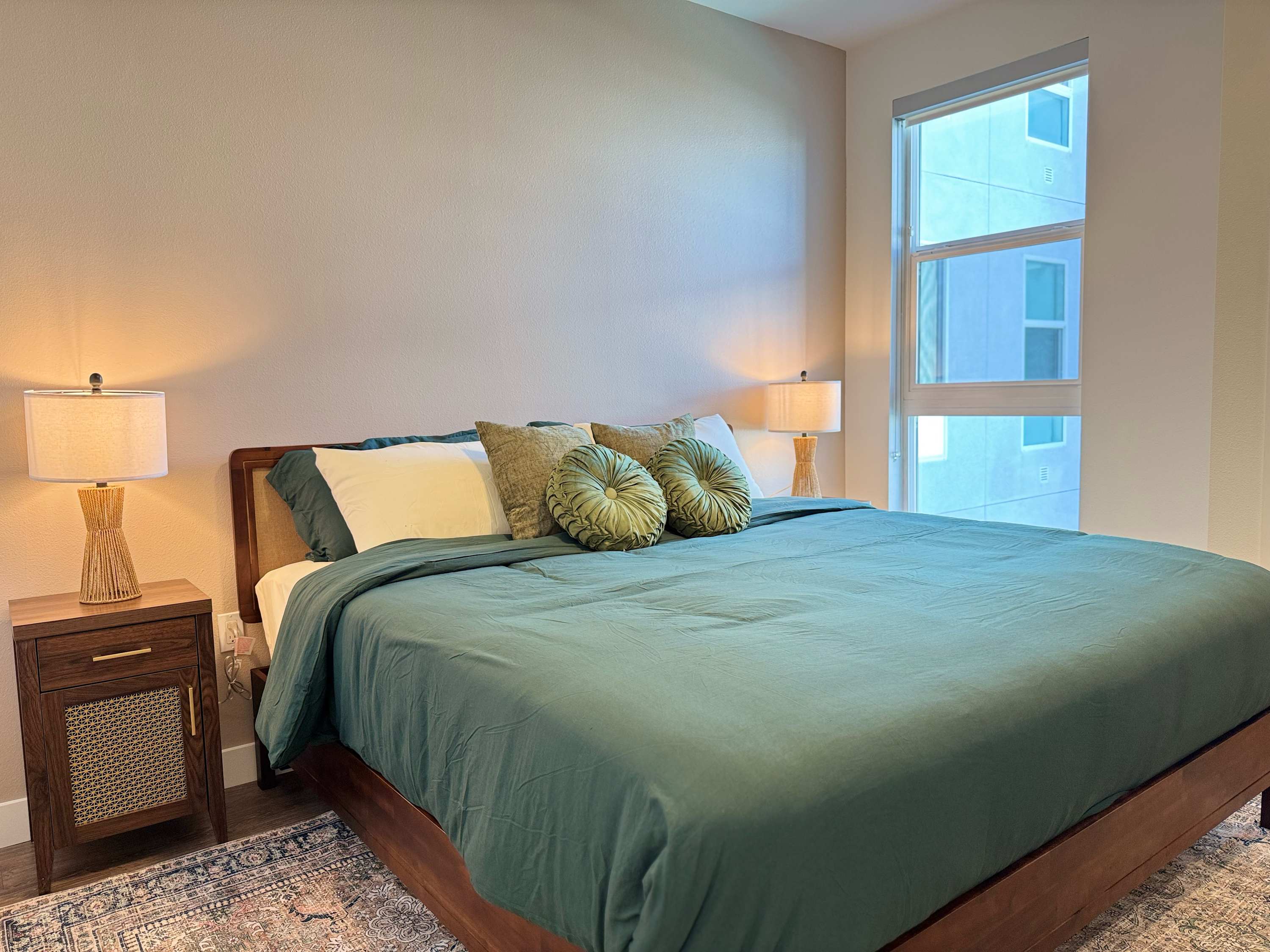 Upscale Apartment 10 Min to Disneyland | Pool & Gym