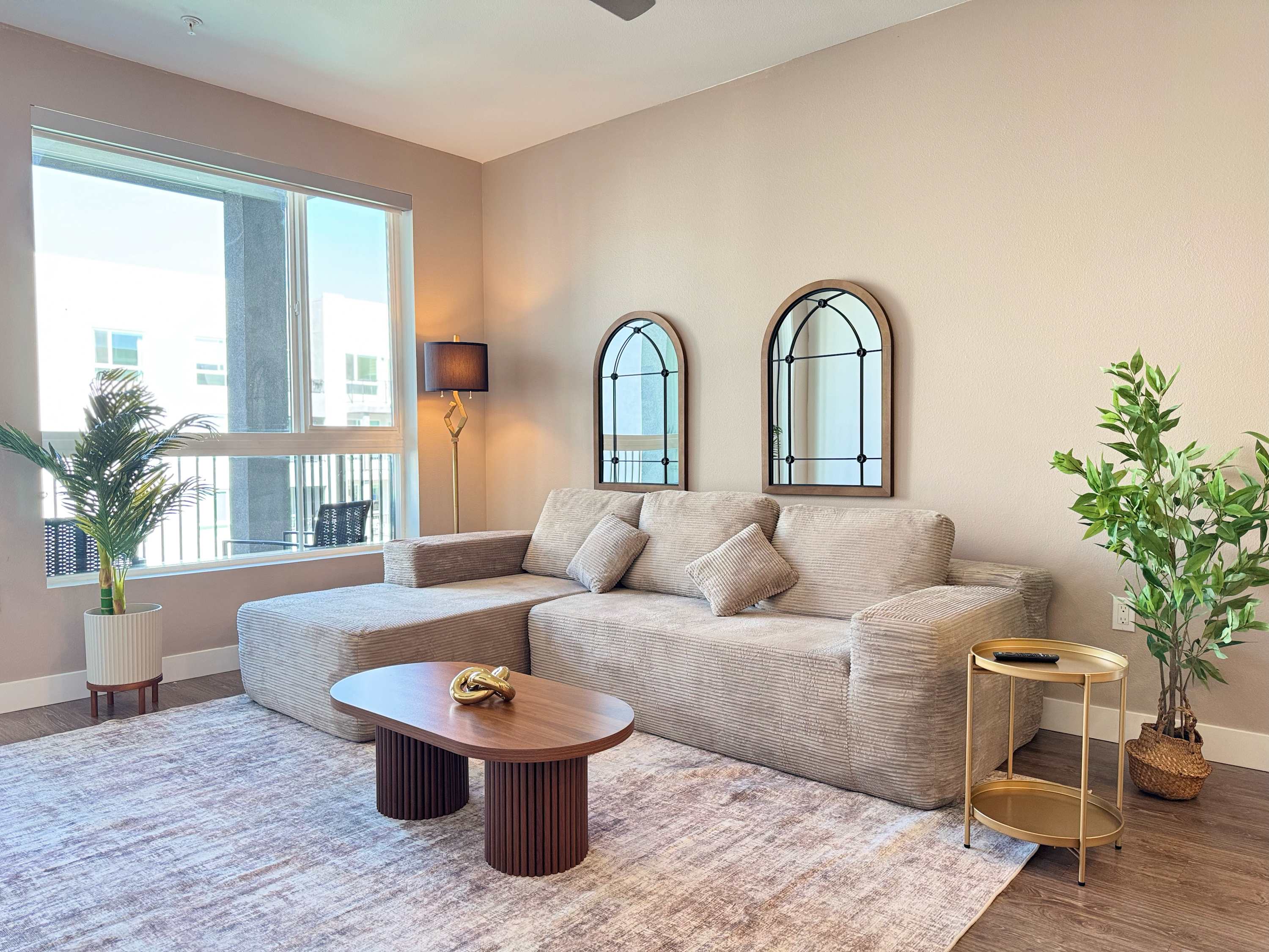 Upscale Apartment 10 Min to Disneyland | Pool & Gym