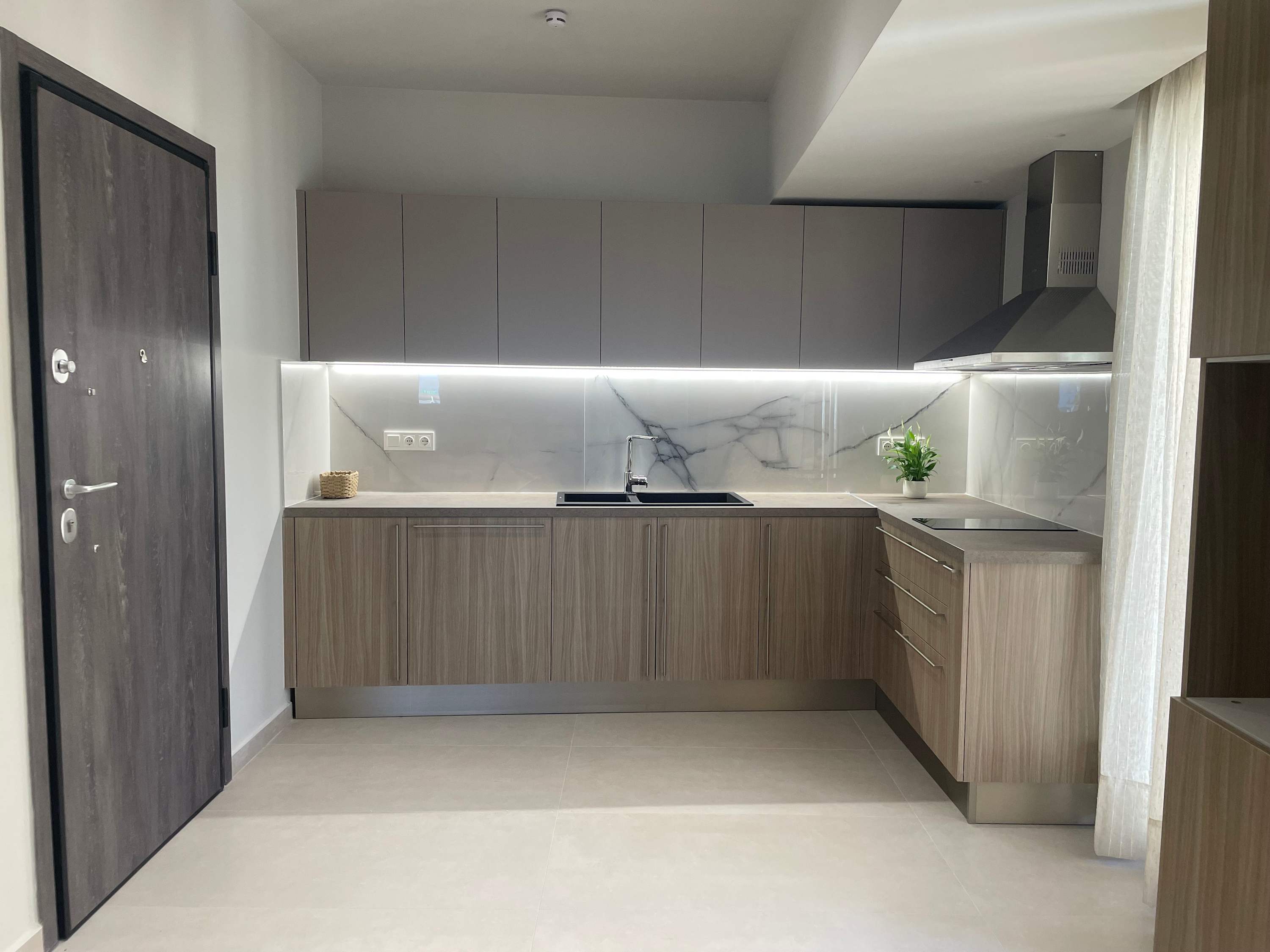 New Modern 2 Bd Flat Just Steps to Rethymno Beach in Rethymno — photo 5