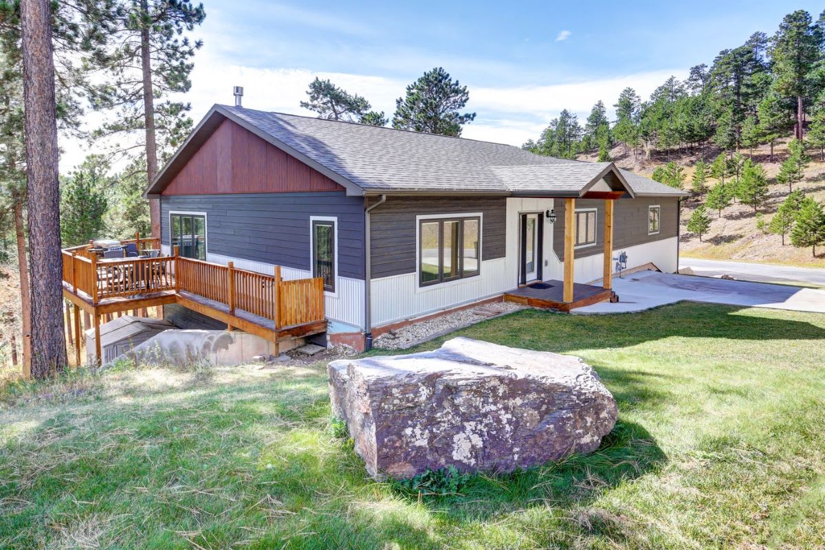 Whispering Pines Retreat - beautiful new cabin — Lead, SD — vacation rental
