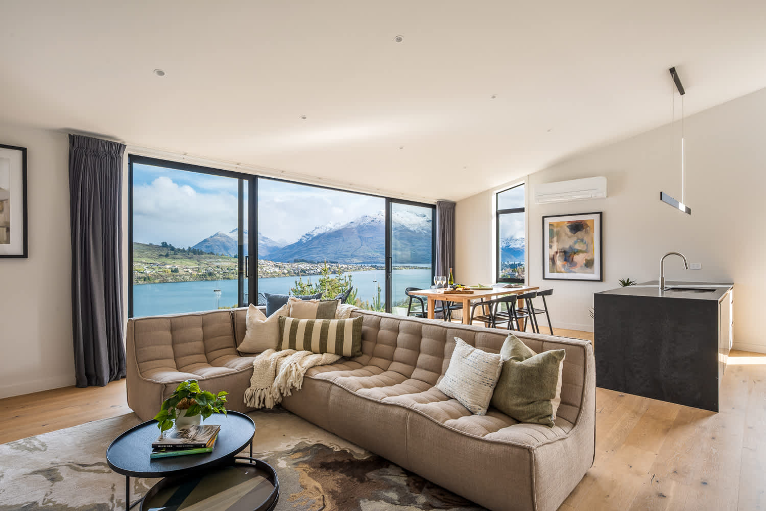 Queenstown luxury home booking