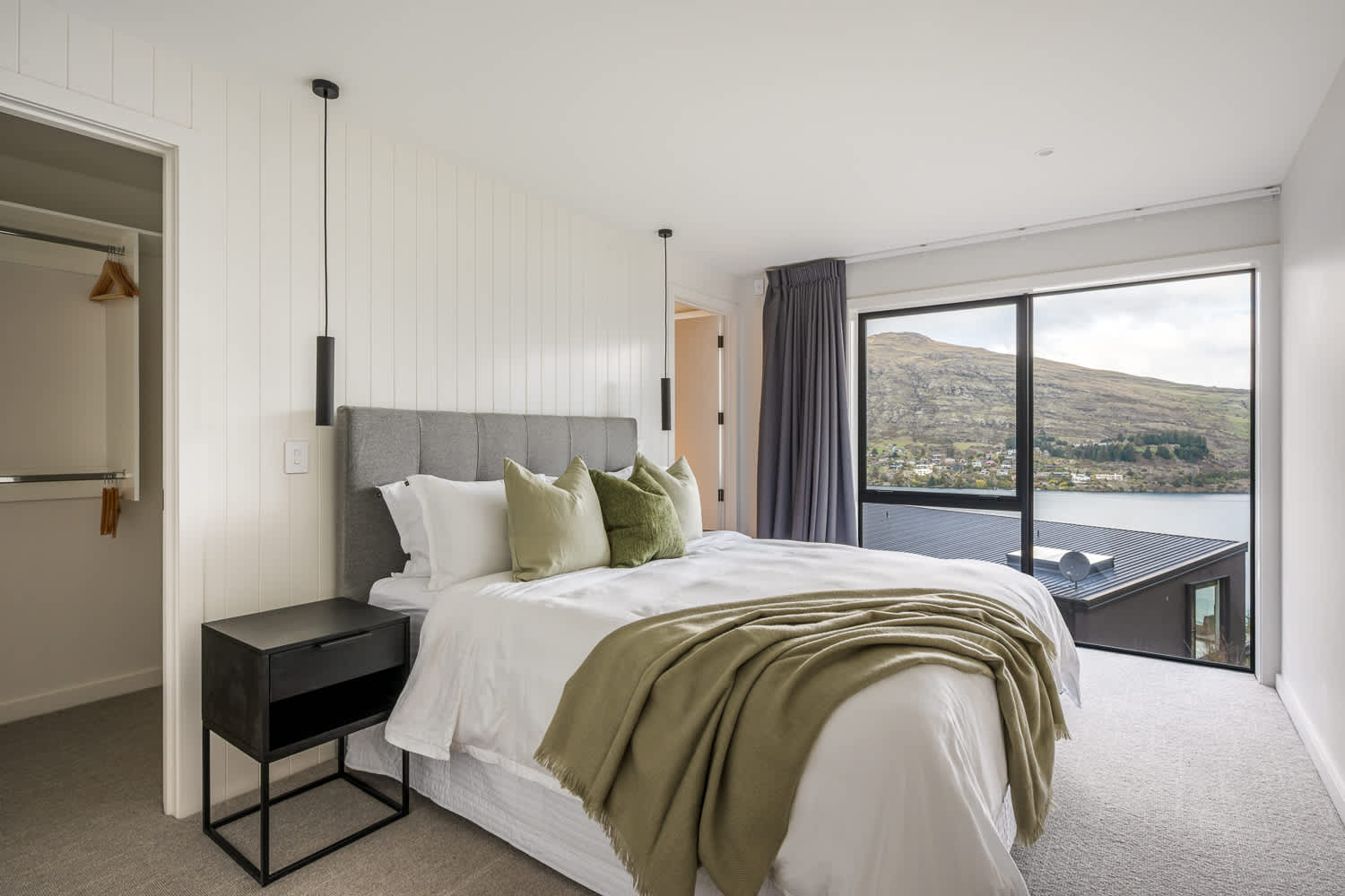 Queenstown luxury home booking