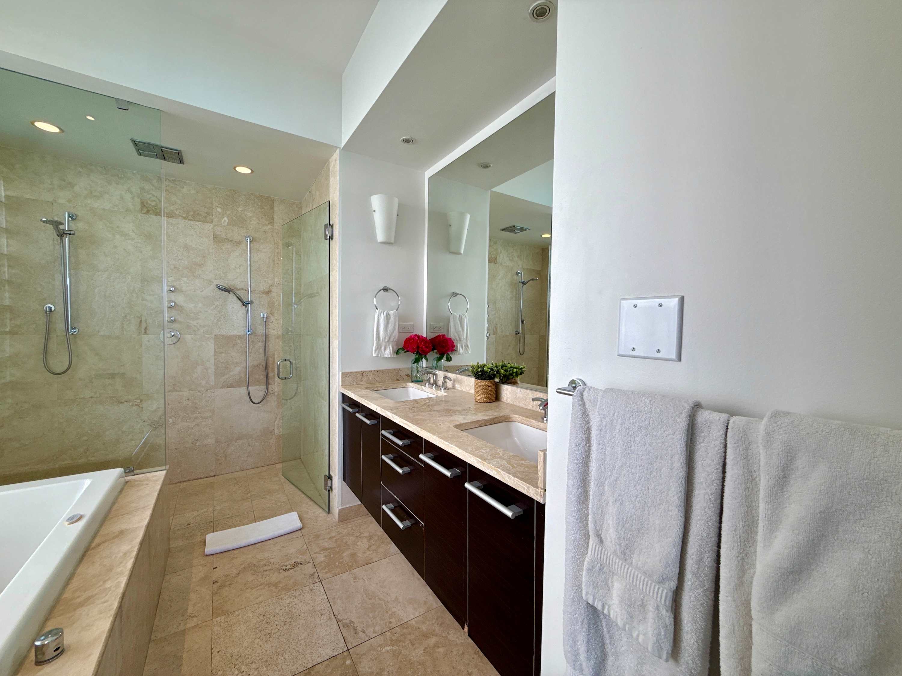 SeaScapes Luxury Condo At Aqualina · Simpson Bay | SeaLaVie SXM — photo 19