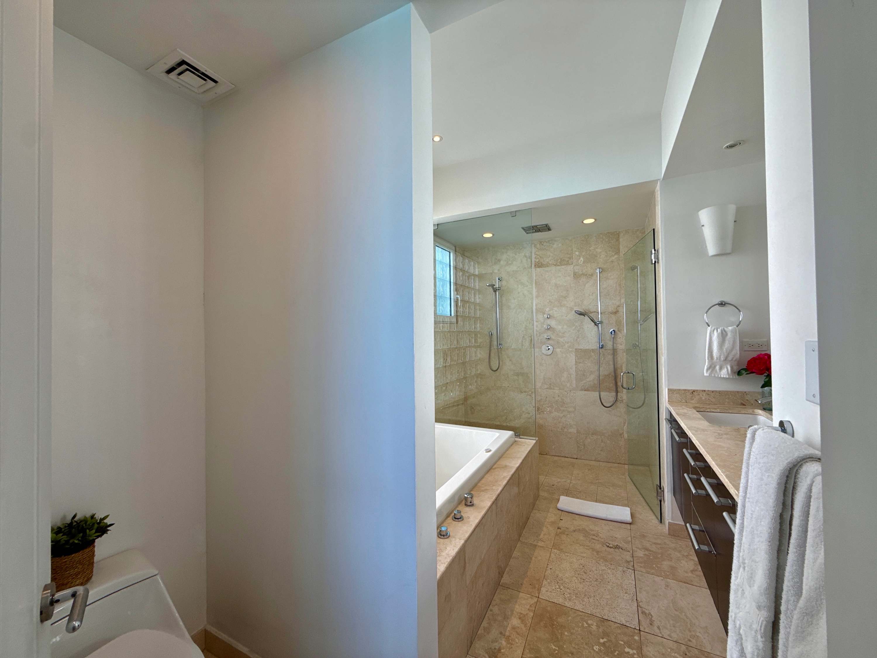 SeaScapes Luxury Condo At Aqualina · Simpson Bay | SeaLaVie SXM — photo 18