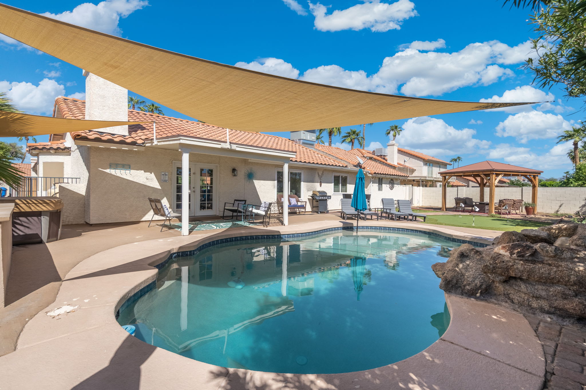 Modern 4BR Oasis with Pool, Huge Yard&Putting Green — Scottsdale, AZ — vacation rental