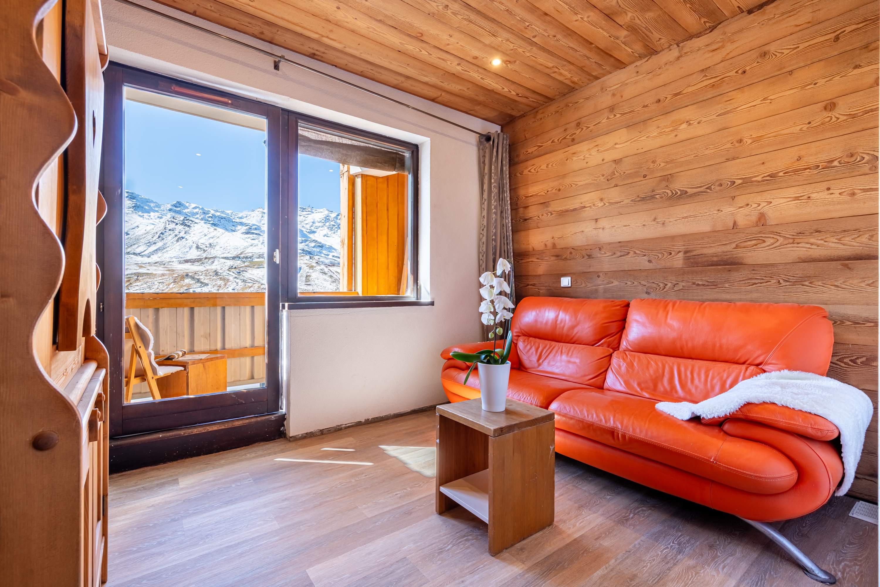 Residence les Olympiades, Ski In-Out with WiFi in Val Thorens, “V5” by Versant Collection