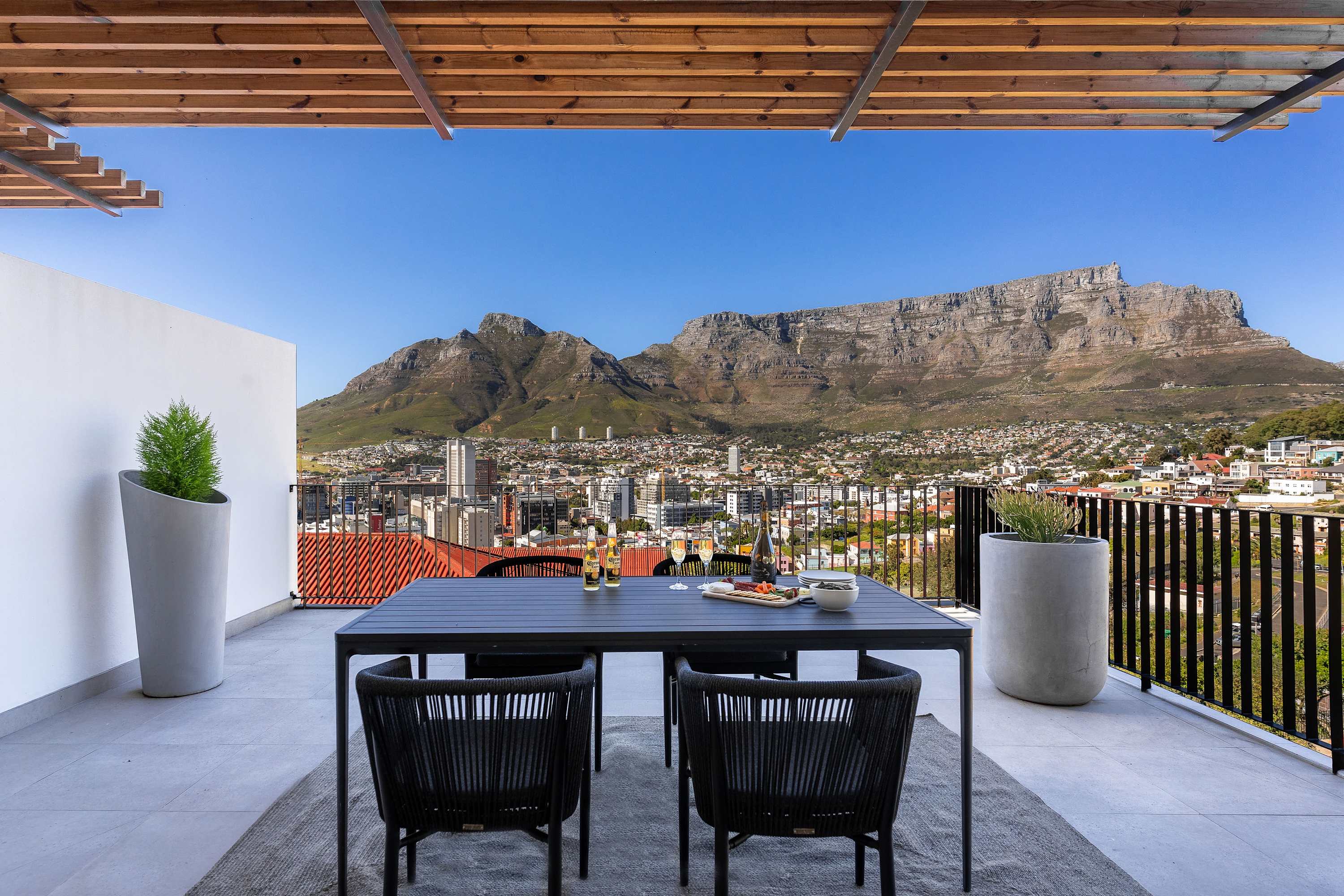 Luxe Vista featured image