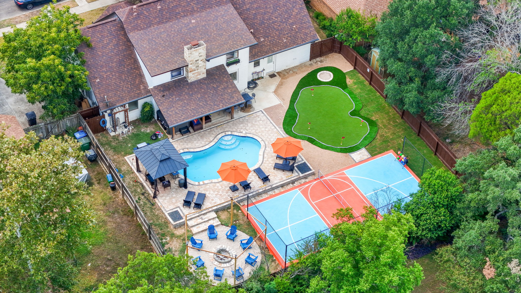 Pool, Games, Pickleball & Putt Putt Fun! — San Antonio, TX — vacation rental