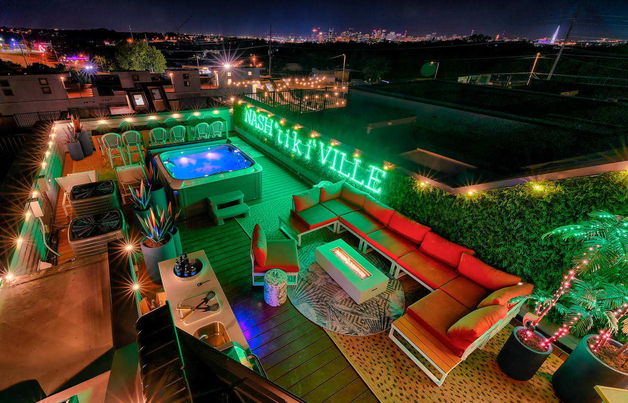 Lux Nash Escape•11 Beds•Hot Tub•Game Room + Pool — Nashville, TN — vacation rental