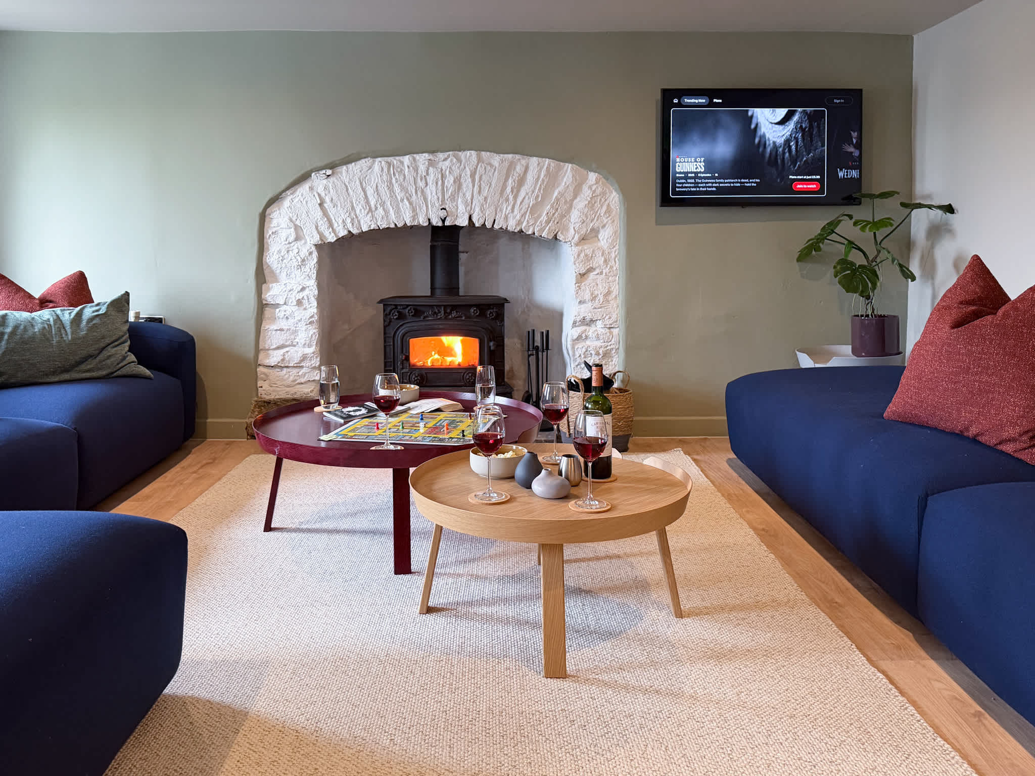 Yorkshire Dales Farmhouse for 8 guests · Hot Tub