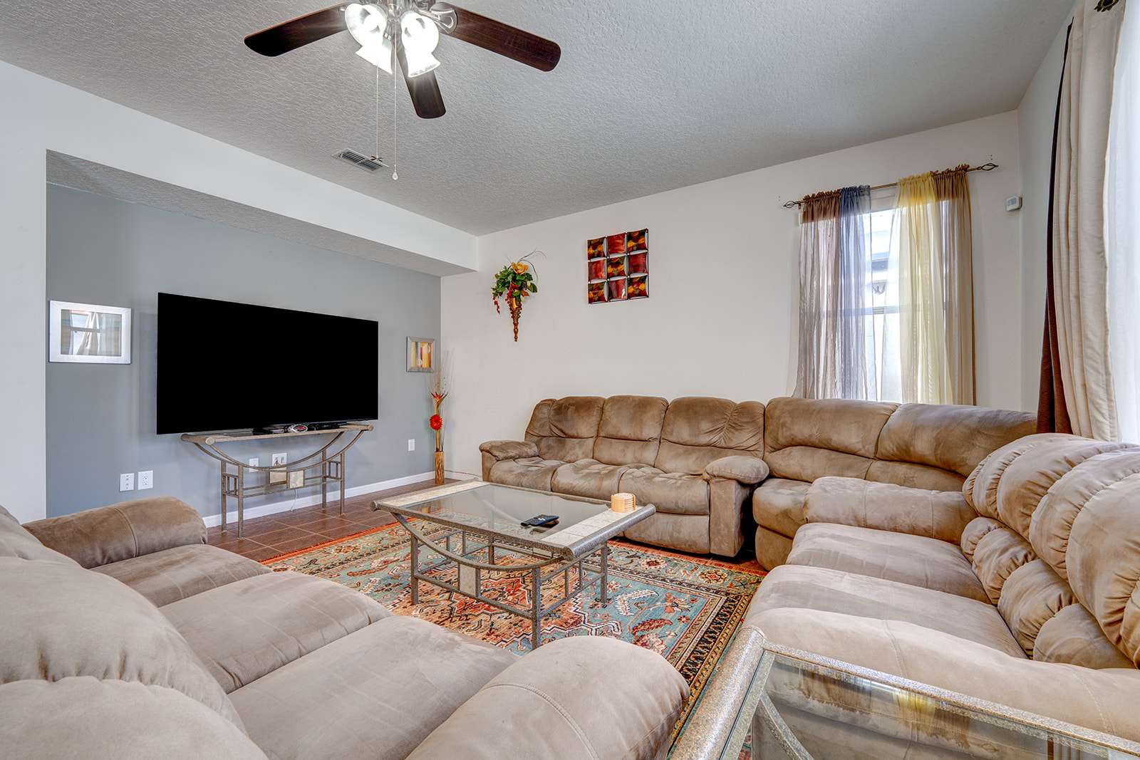 Serene Poolside Home Minutes from Parks