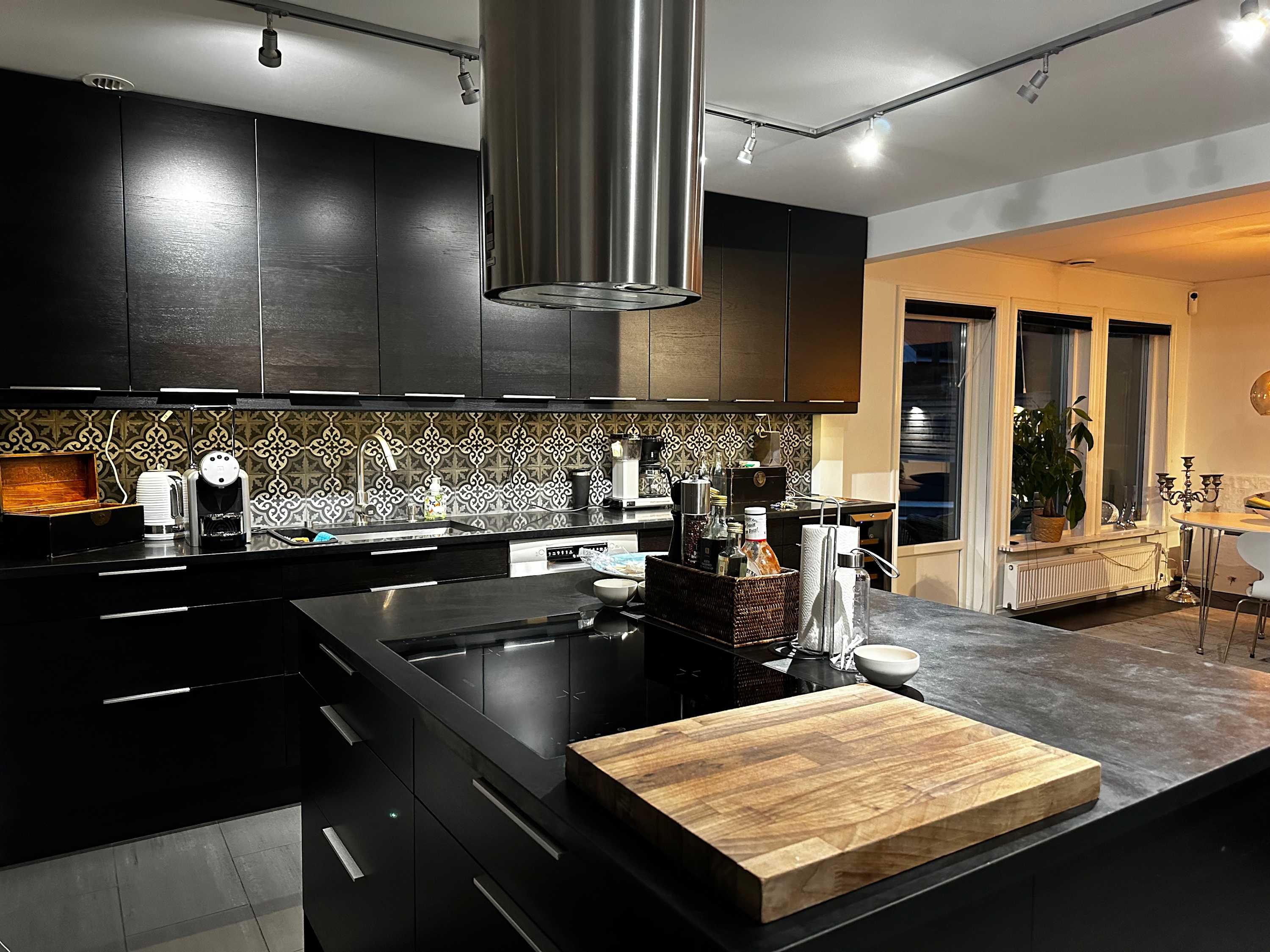 Luxury Villa with Hot Tub & Sauna, Near Downtown Stockholm - Photo 10