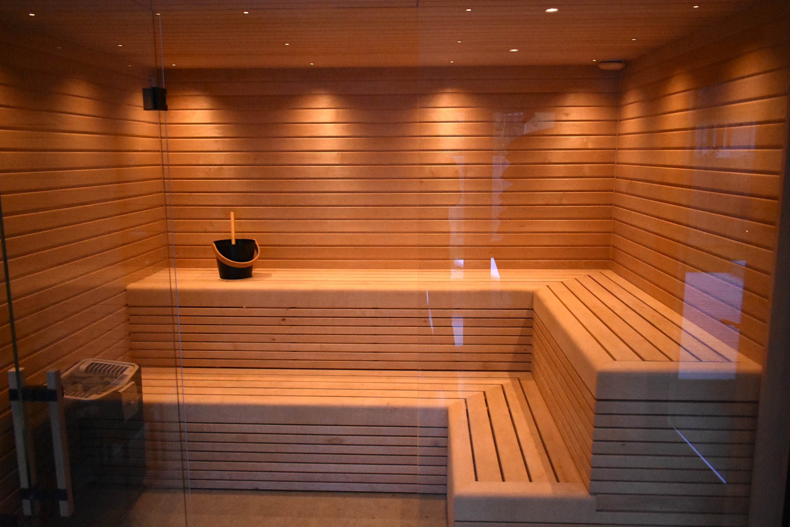 Luxury Villa with Hot Tub & Sauna, Near Downtown Stockholm - Photo 6