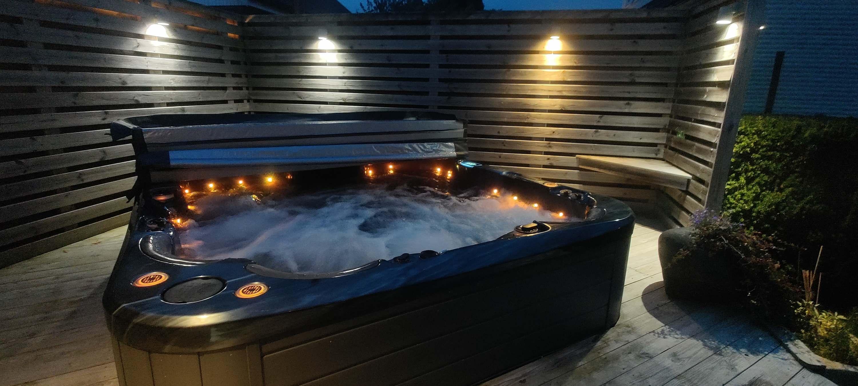 Luxury Villa with Hot Tub & Sauna, Near Downtown Stockholm - Photo 4