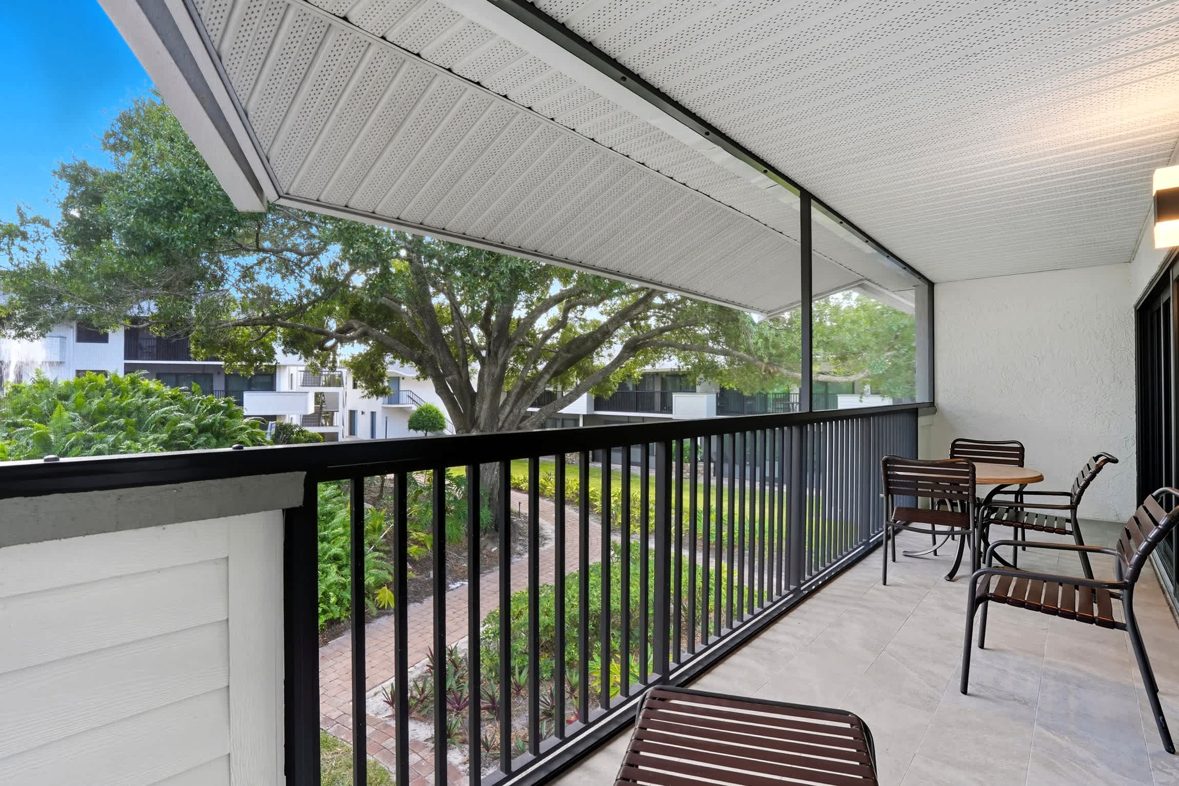 C 224 End Unit with Private Views Sleeps 6 19