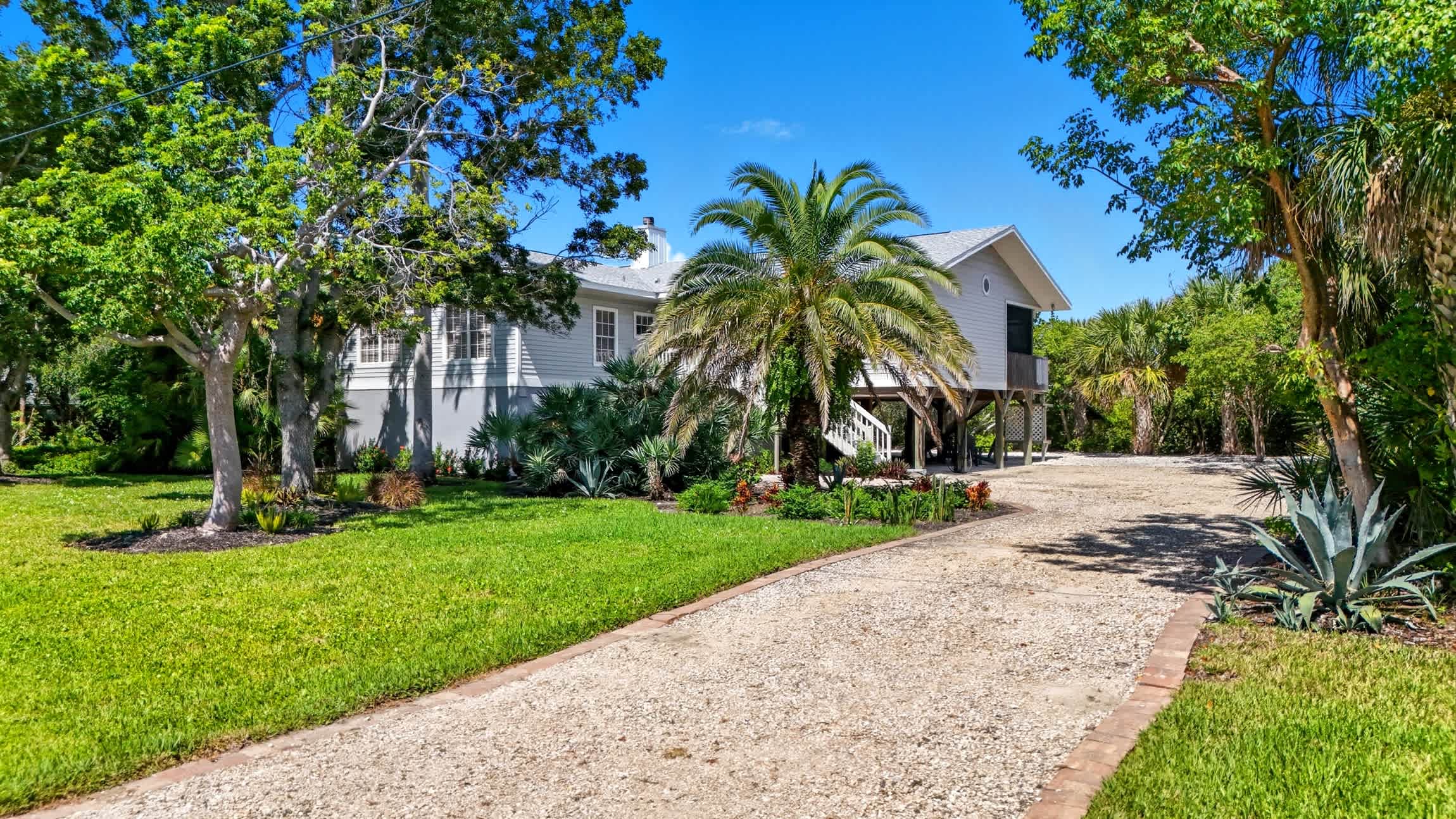 Your Island Oasis Awaits on Sanibel - Near Beach 5