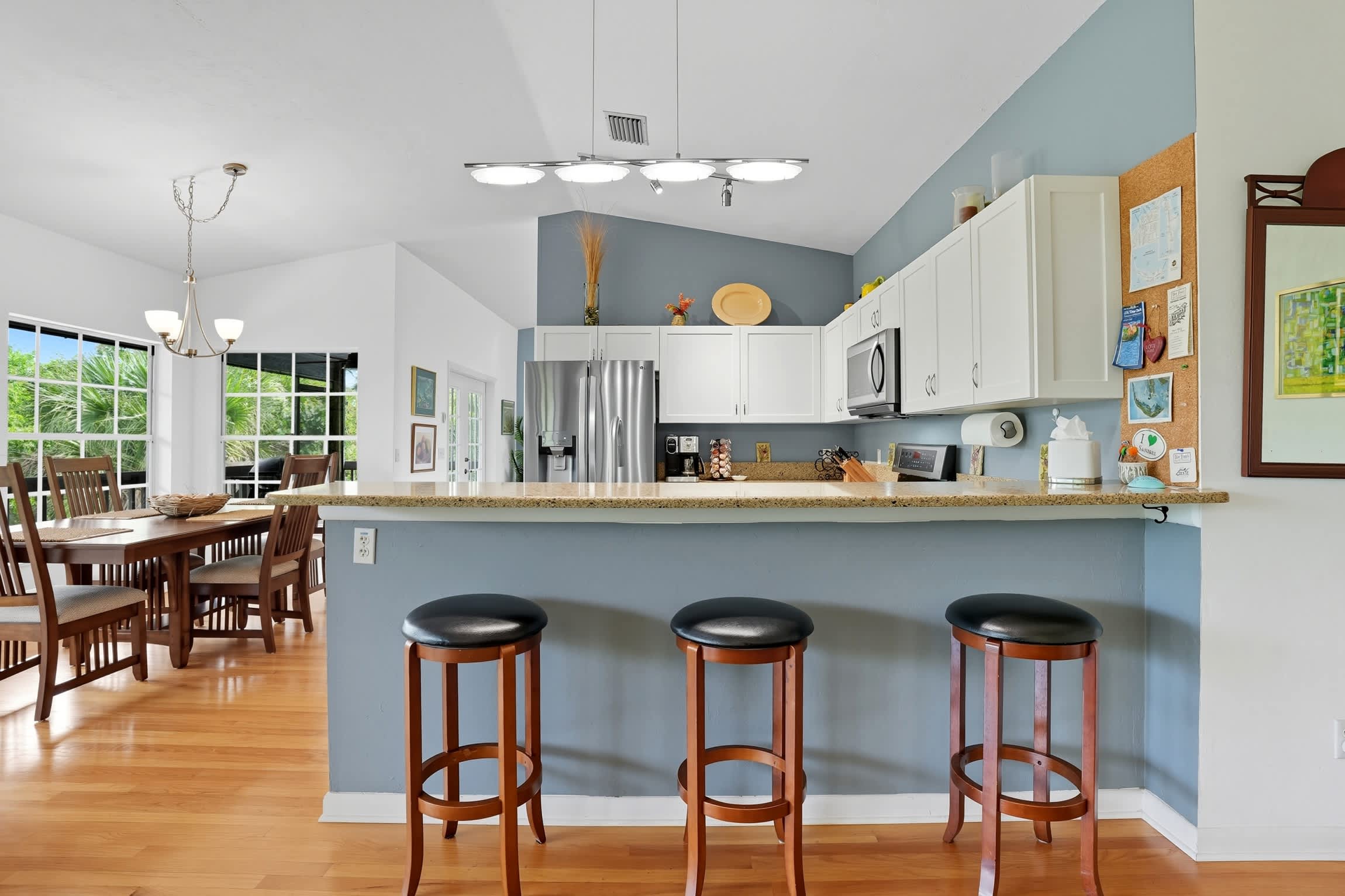 Your Island Oasis Awaits on Sanibel Near Beach | Photo 9