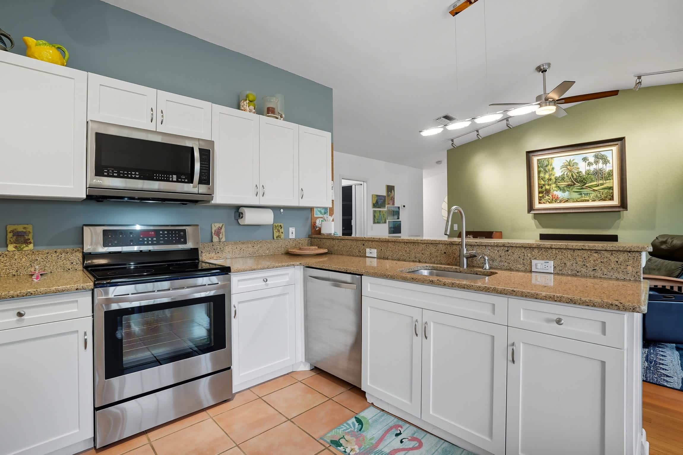 Your Island Oasis Awaits on Sanibel Near Beach | Photo 12