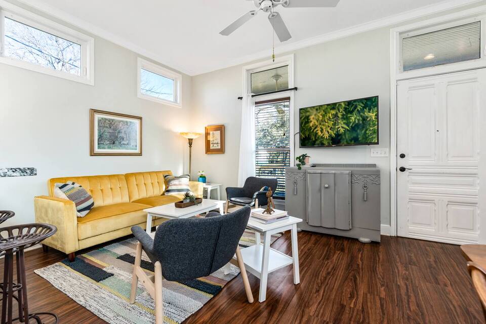 Cozy 1BR Cottage Near DT Farmers Market & Baylor — Waco, TX — vacation rental