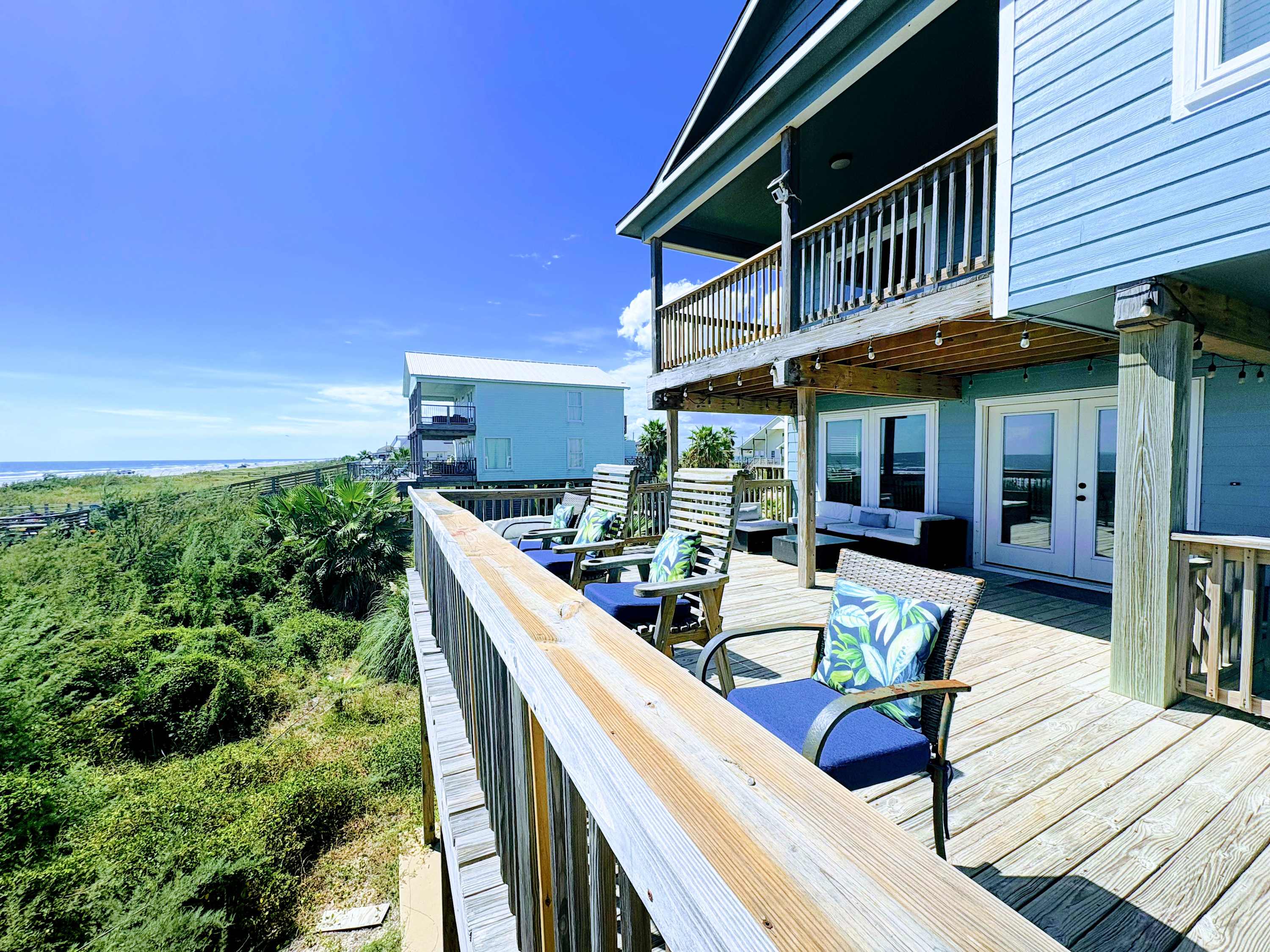 Blue Waves Beachside Calm Gulf Views for Miles 4