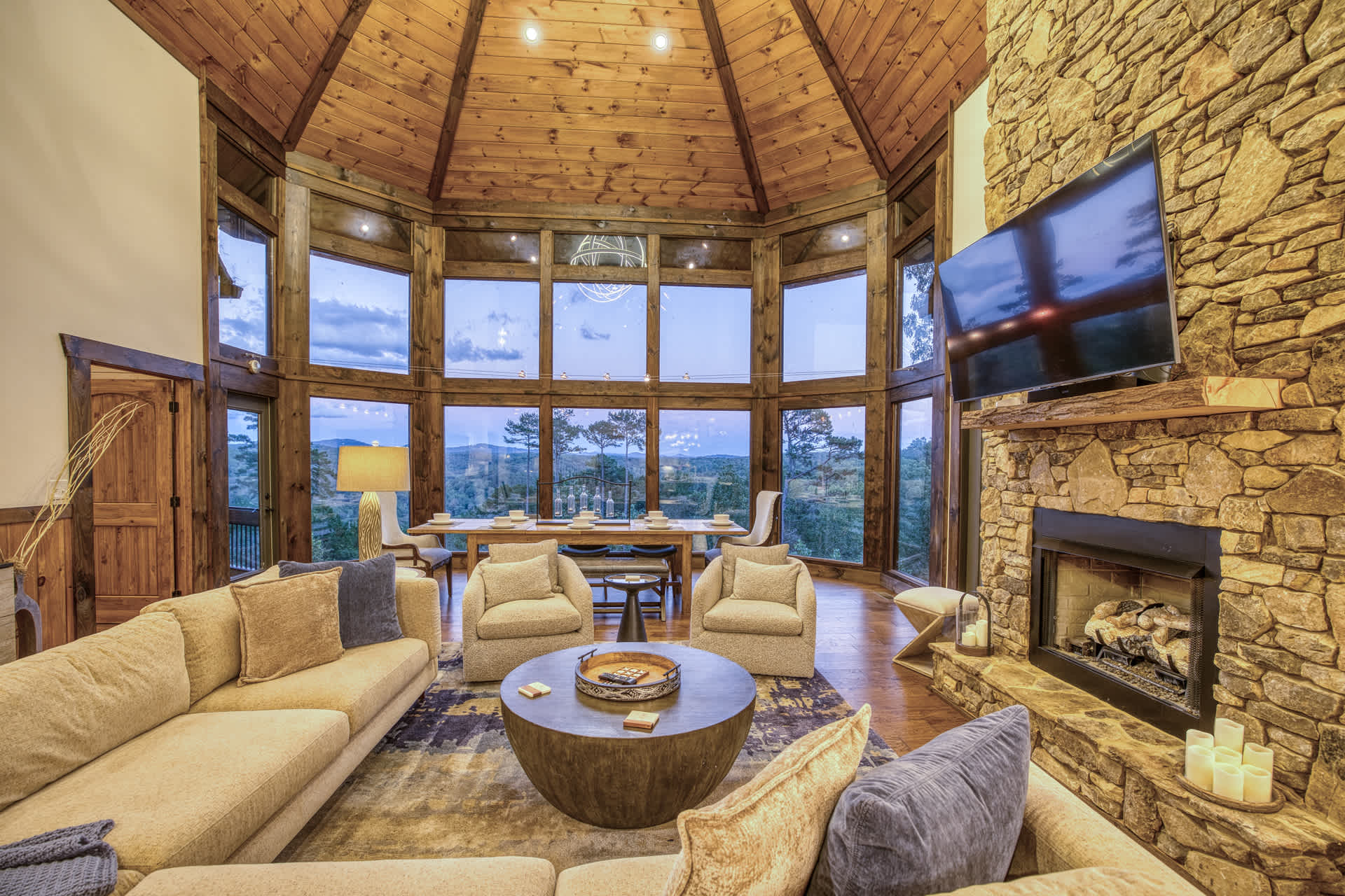 Three Broomsticks - View, game room, hot tub, pets — Blue Ridge, GA — vacation rental